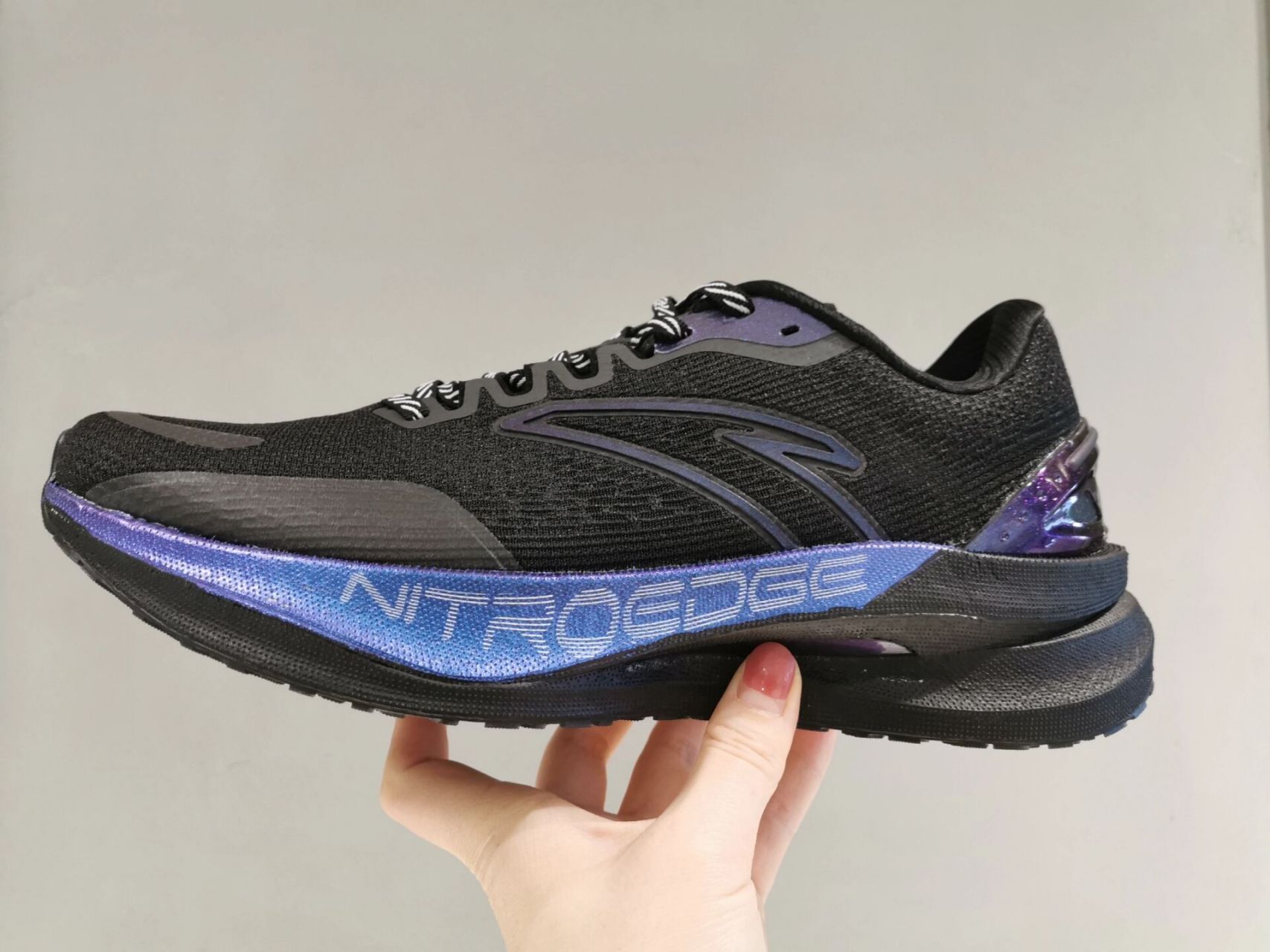 安踏冠军2代pro,设计师真的成长了 安踏冠军跑鞋2代pro 安踏冠军跑鞋