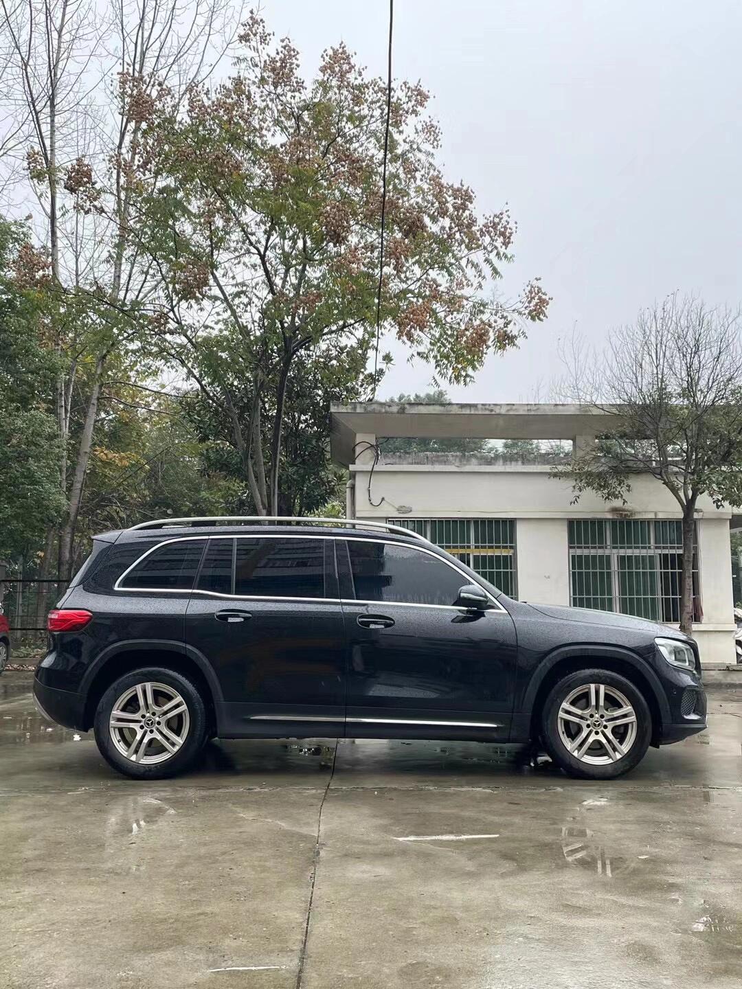 20年奔驰glb180  10.8万