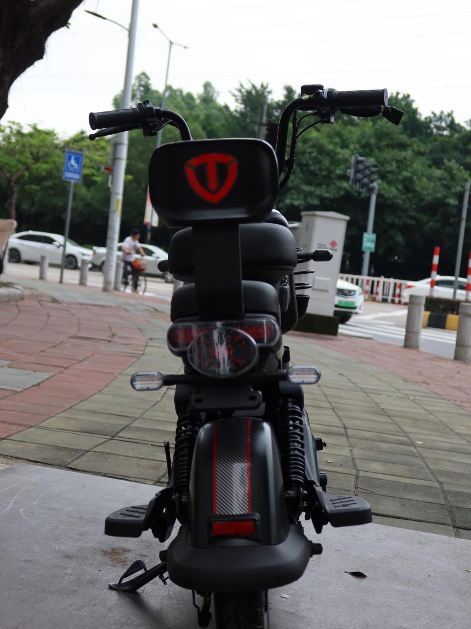 台铃潮猛-g超能版 ,配置进一步提升,升级加粗碳钢合金车架,坚固不生锈