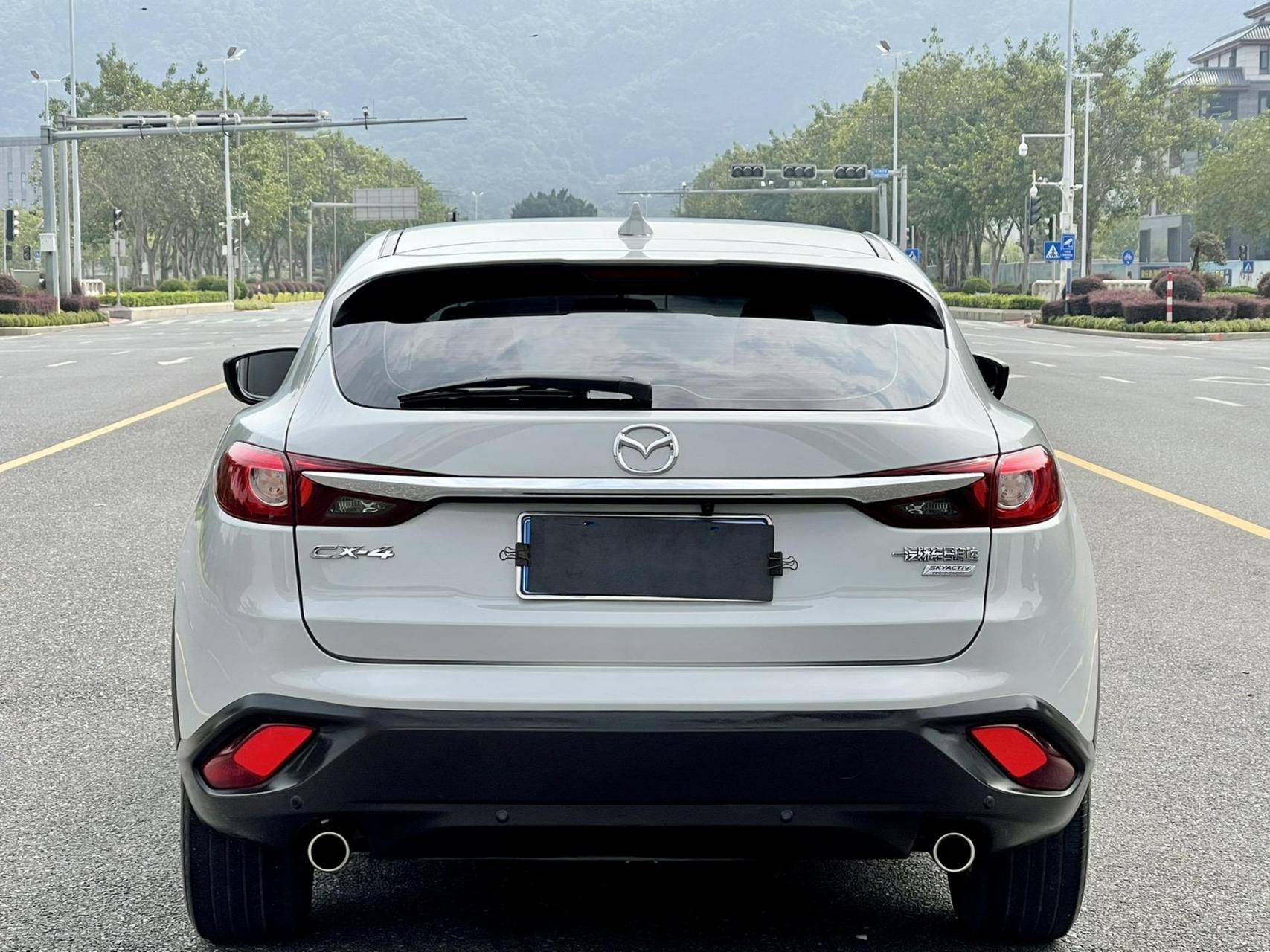 2019年马自达cx4(二手车)少有幻影银外观,公里数行驶6万公里,车况精品