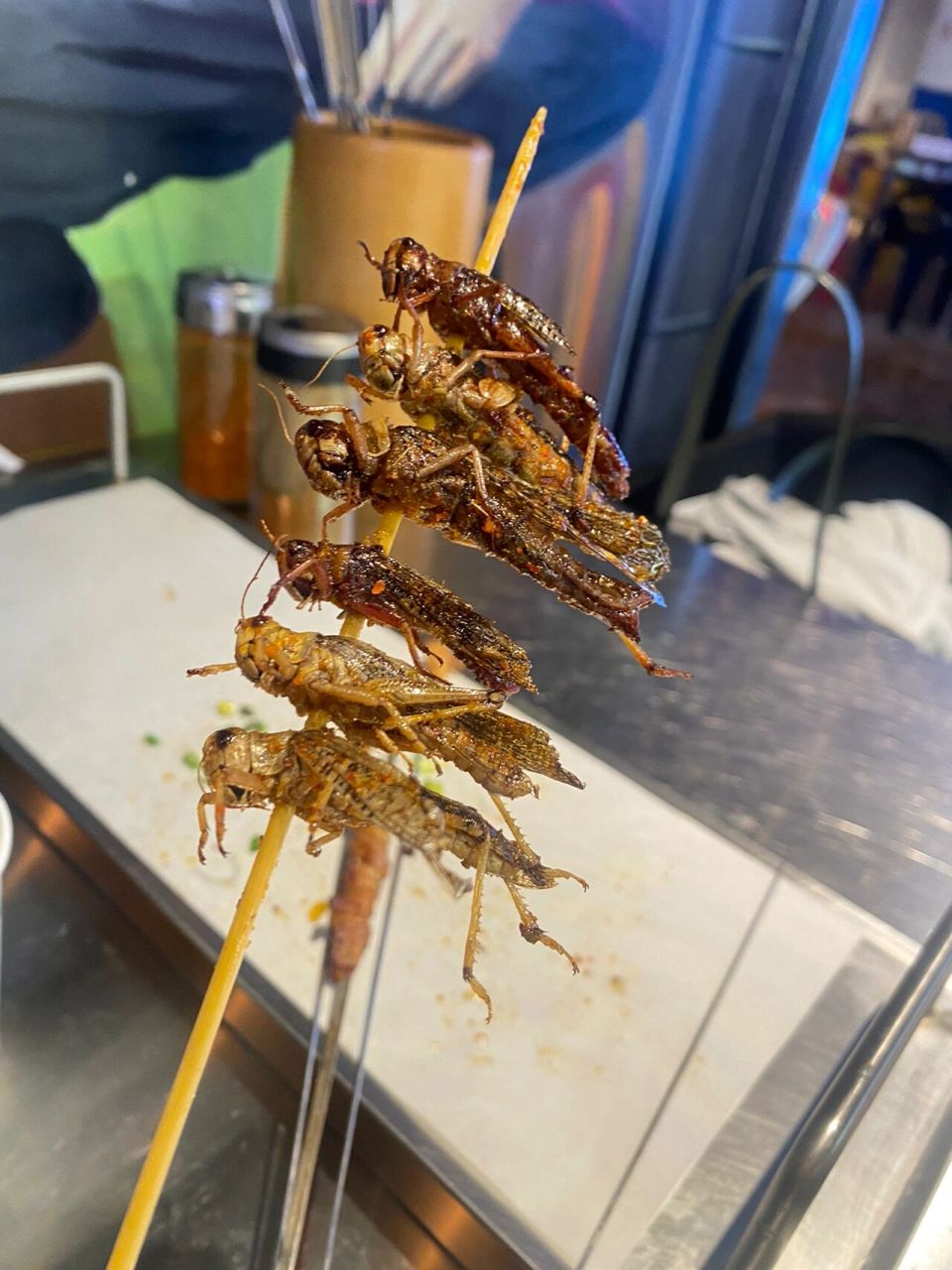 烤蚂蚱05你敢吃吗 我不敢… 人生一串