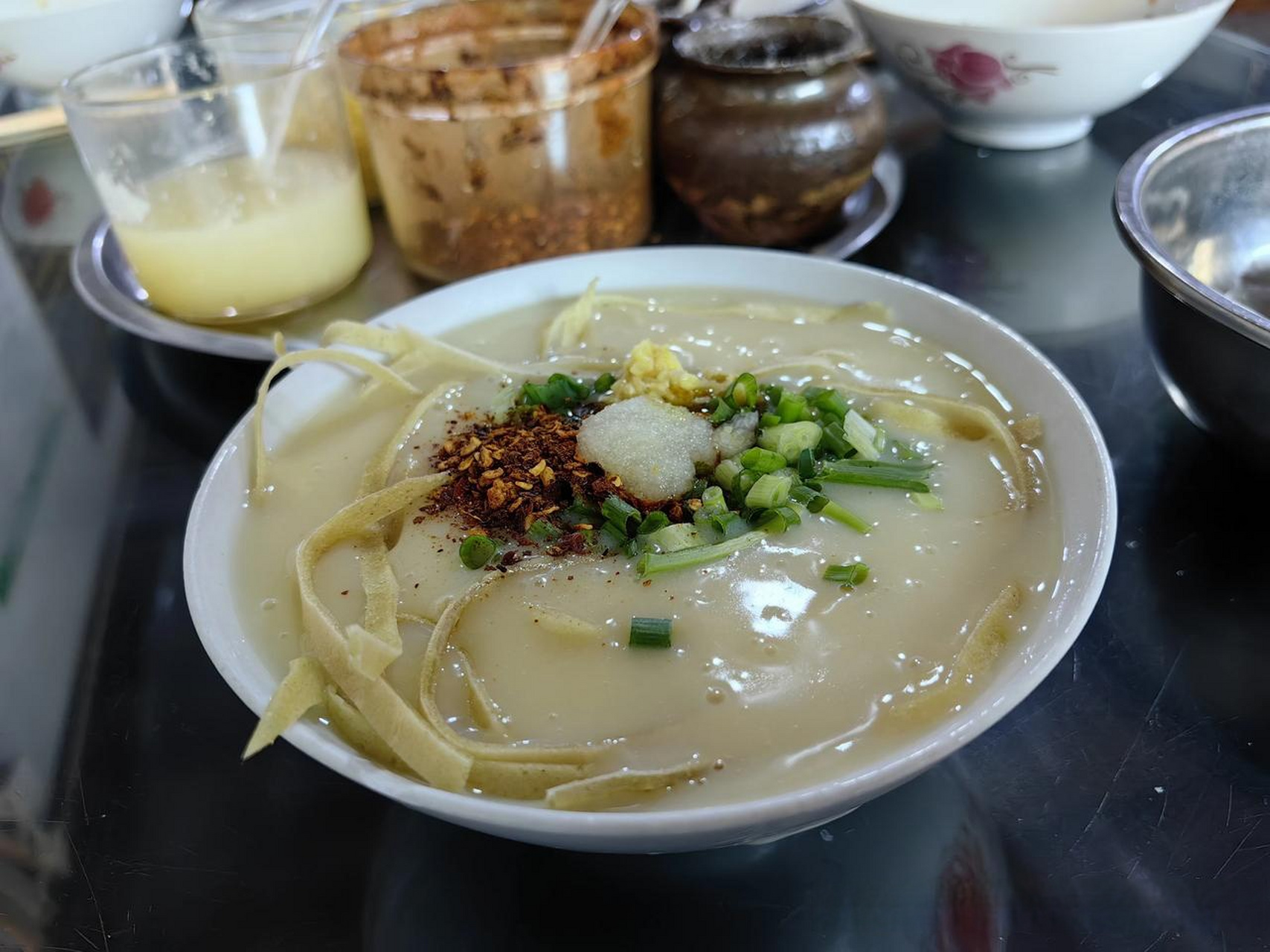 在会泽古城喝一碗正宗的稀豆粉,据说有百年历史