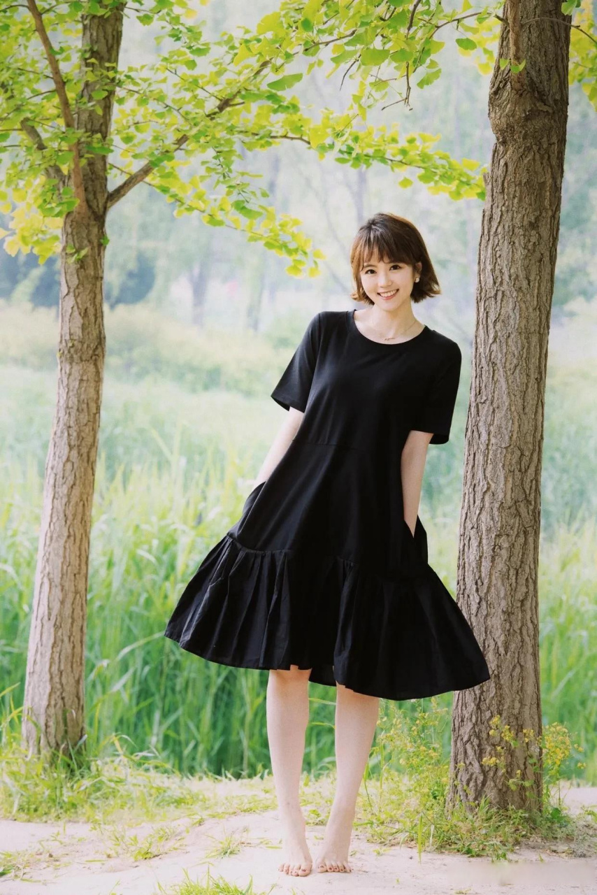 乒乓球世界冠军樊振东传闻中的女友高涵,央视乒乓球王牌女解说,1995年