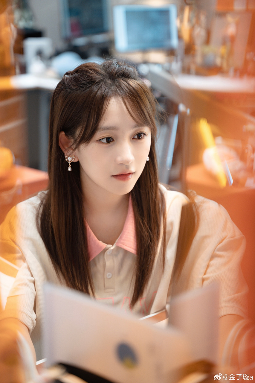 25小时恋爱#  田心倾情提示:遇到职场性骚扰要勇