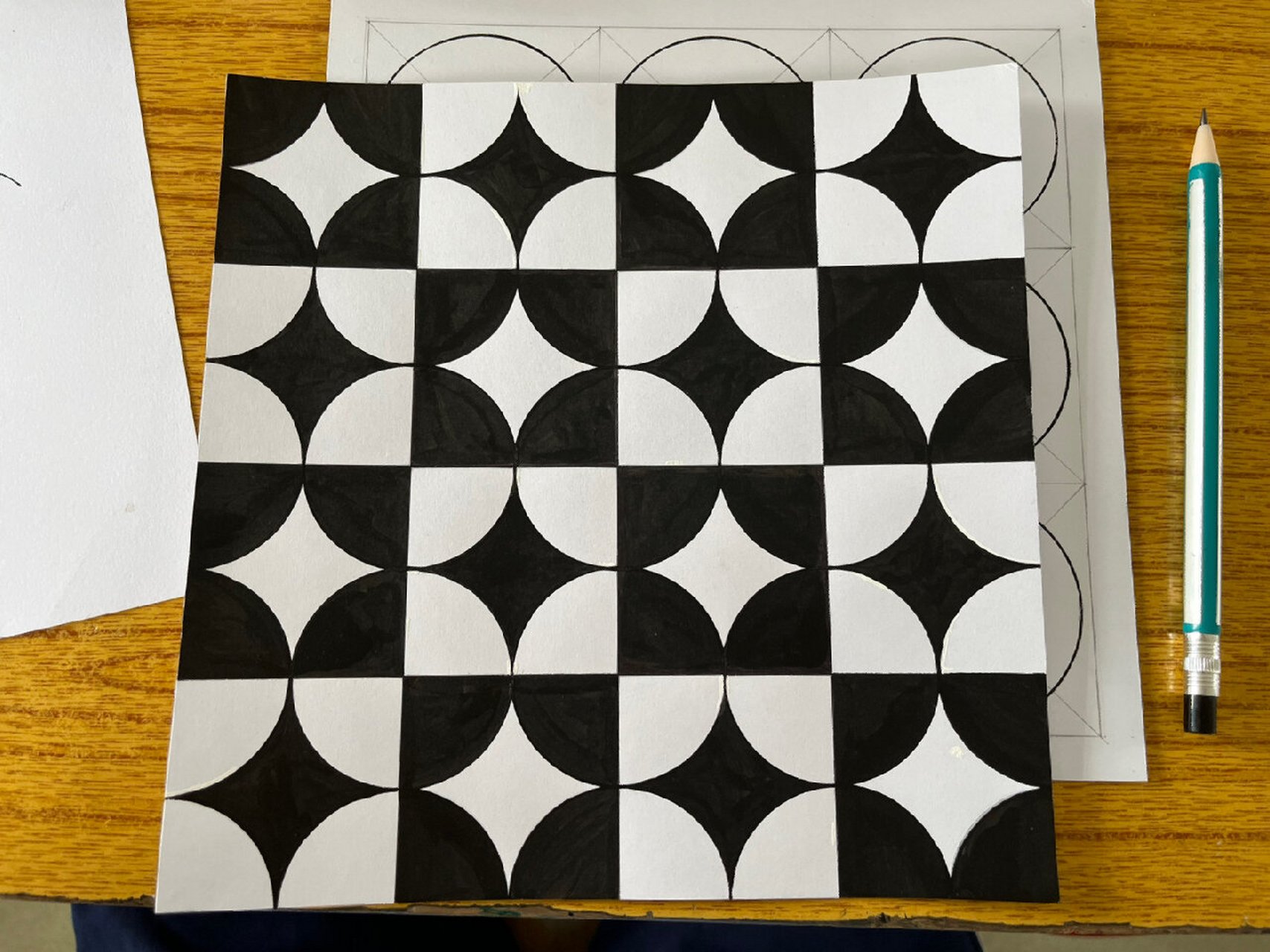 平面构成有规律骨骼和无规律骨骼 有规律骨骼是用鸭嘴笔画的,鸭嘴笔画