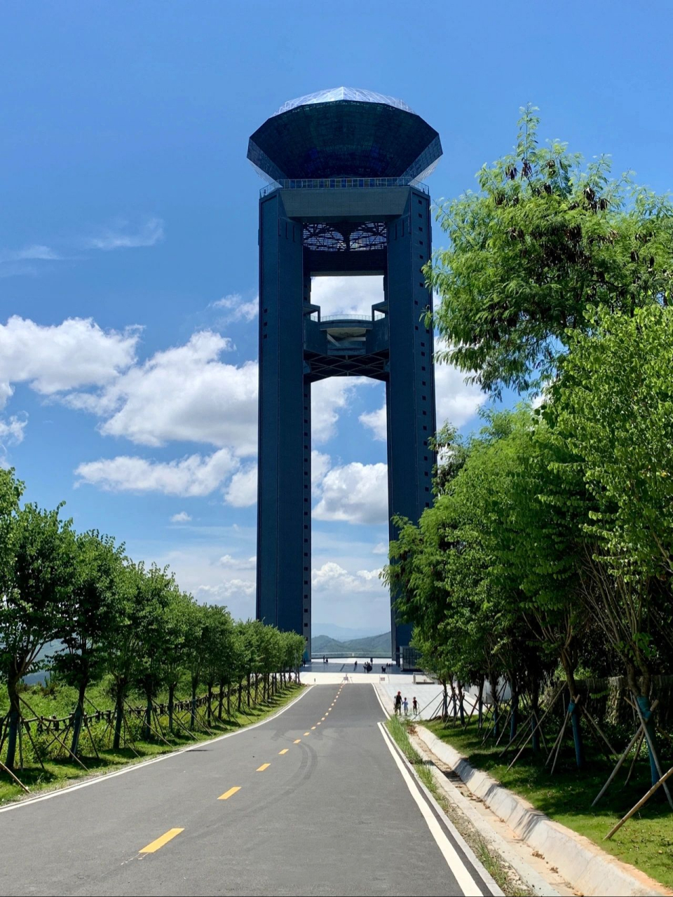 梧州打卡|网红观景台·白云山西江明珠塔 梧州90后童年记忆中的烂尾楼