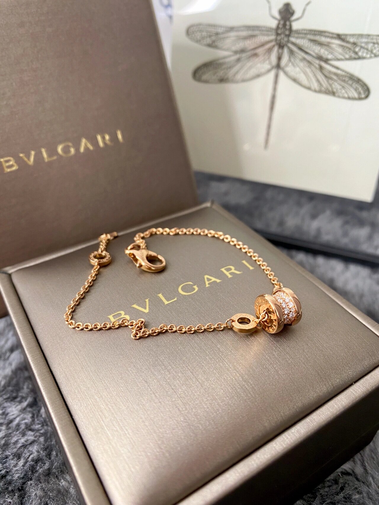 火爆不是没有道理的| 宝格丽满钻小蛮腰手链