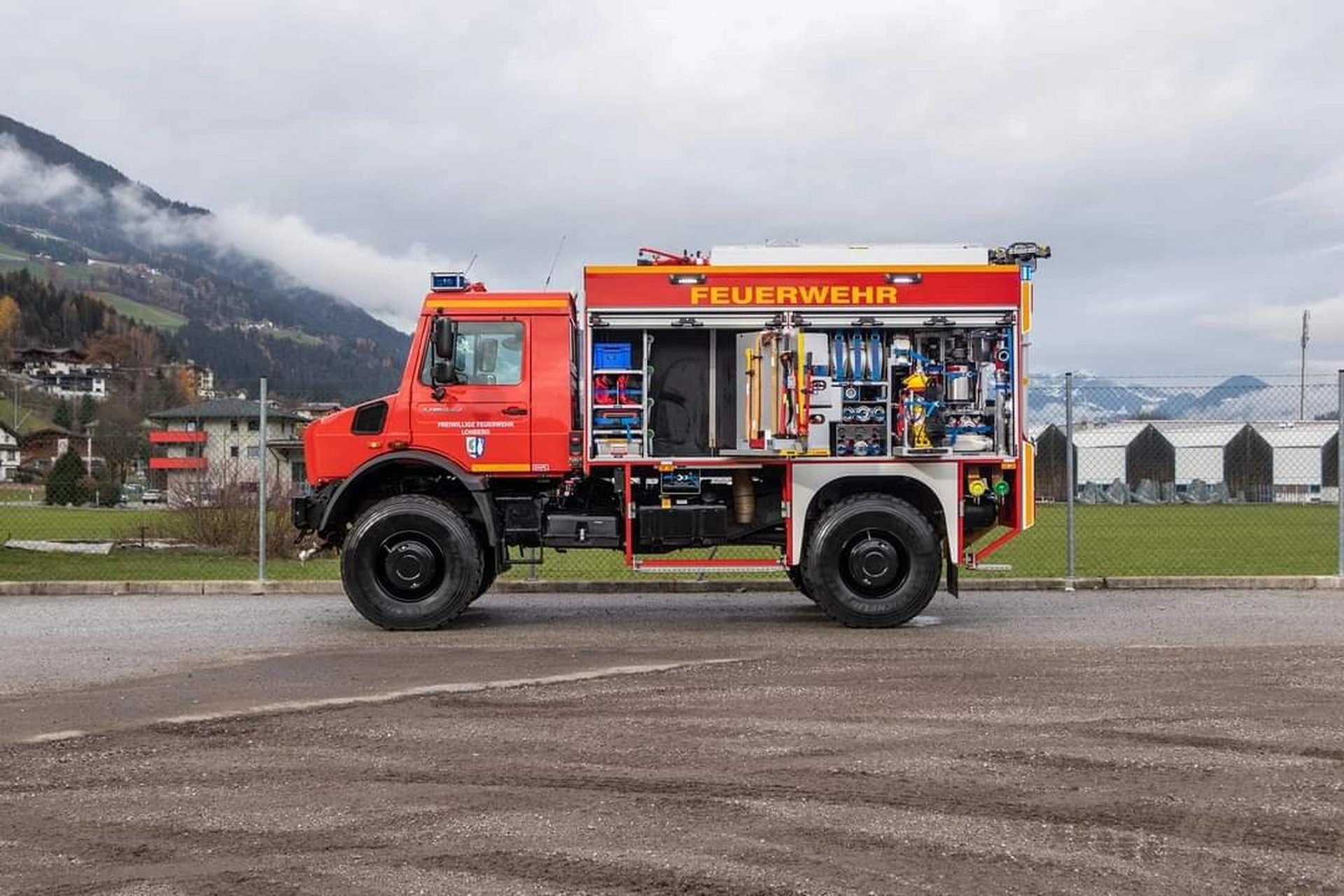 乌尼莫克 u5023 山地消防车