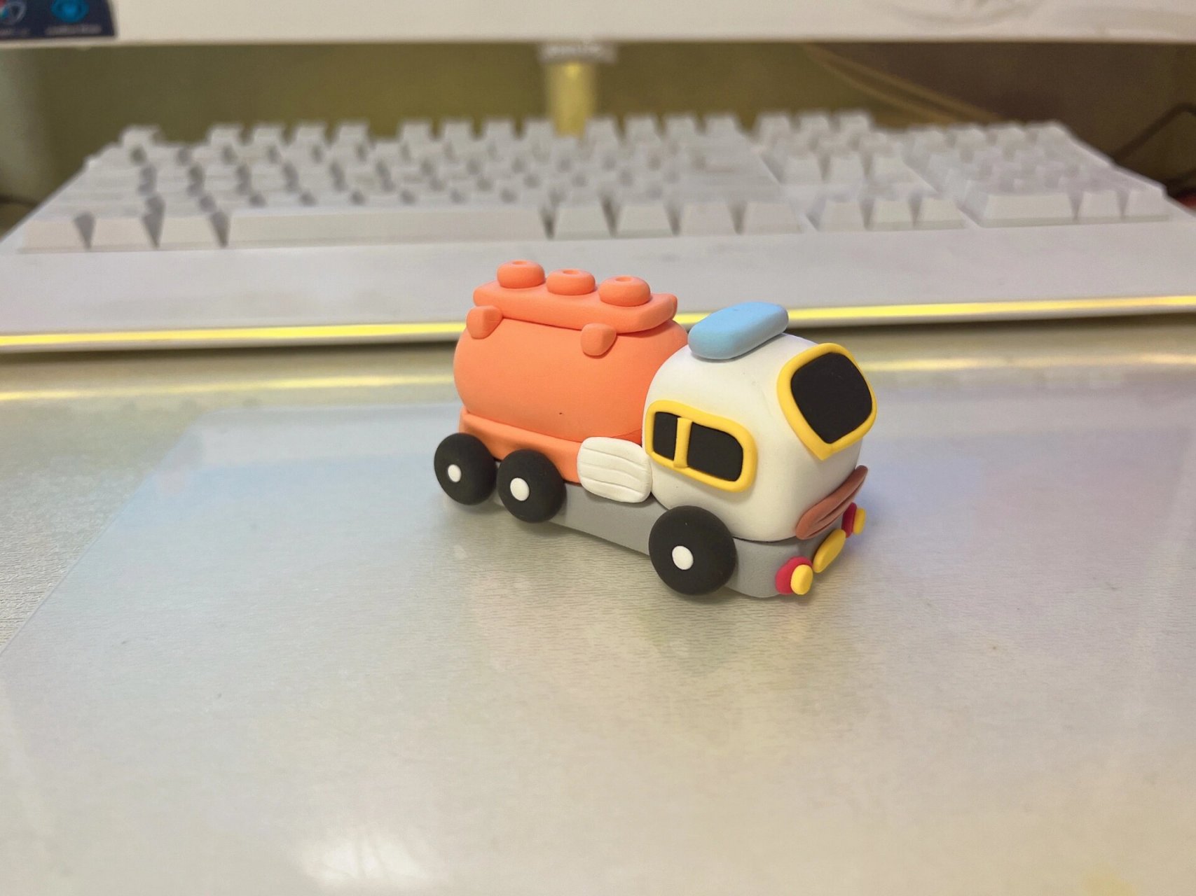 粘土油罐车来喽