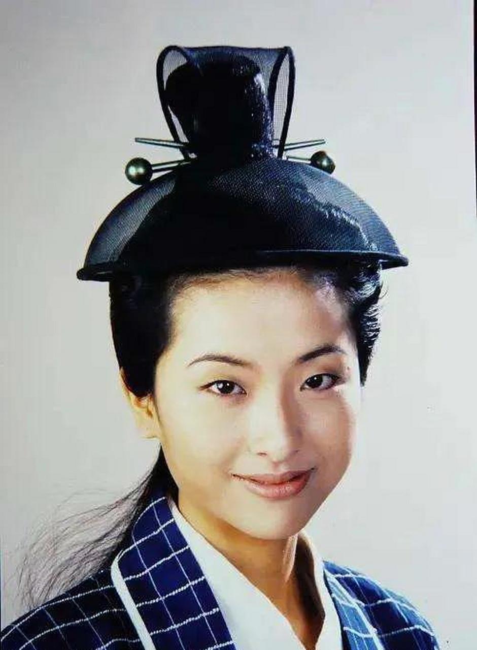 徐濠萦的美有人能get到吗,觉得像低配版吴倩莲