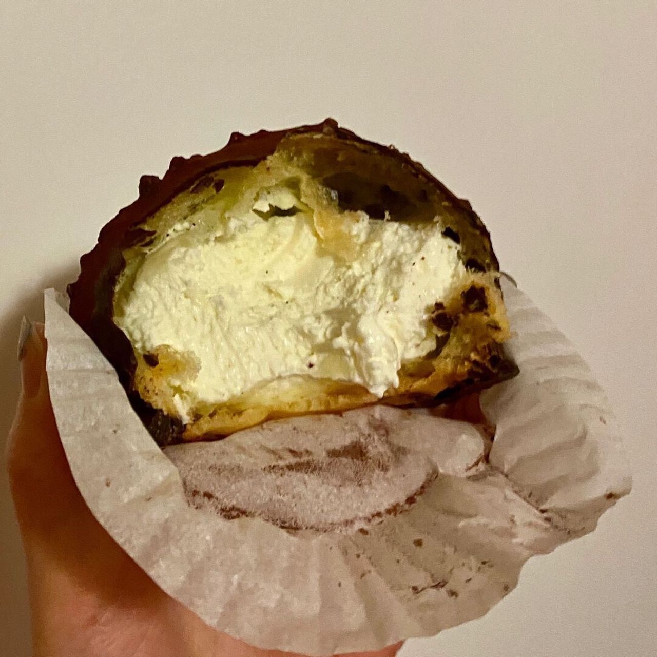 山姆巧克力泡芙 热量&测评 90主要原料:稀奶油,巧克力,纯牛奶,白