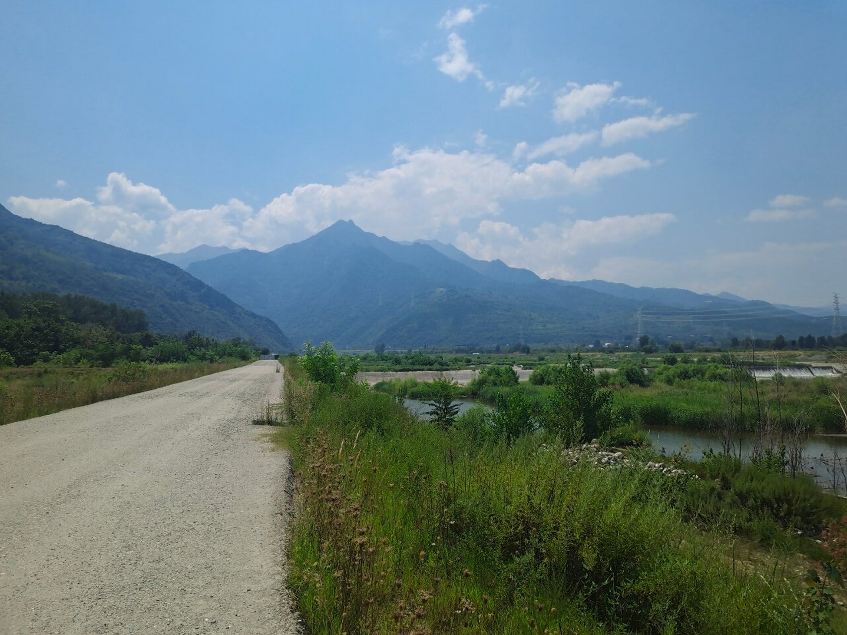 风景宜人的涝峪口 风景宜人的涝峪口,天气晴朗的时候涝峪口景色十分