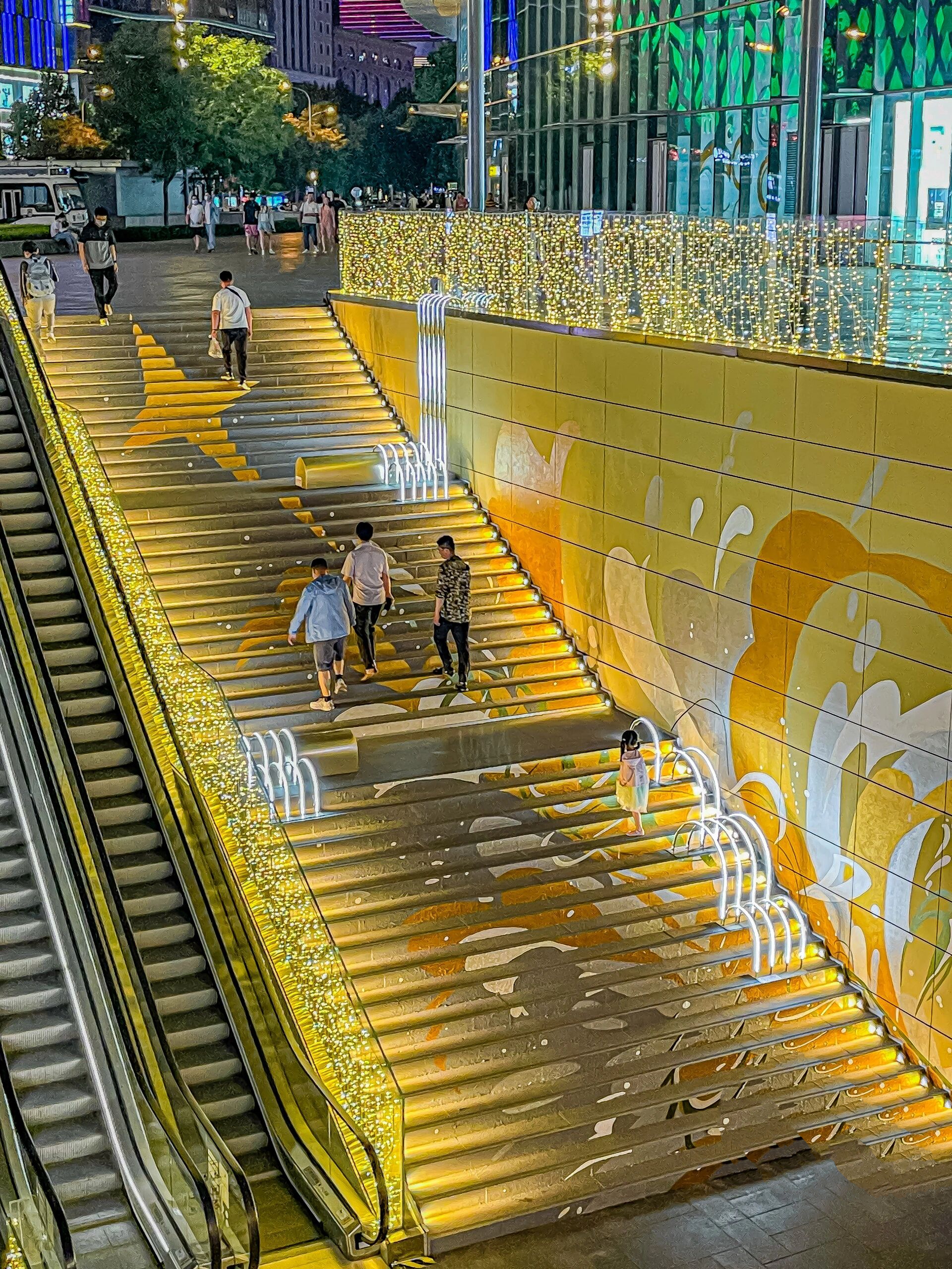 石家庄拍照📸超美的夜景打卡圣地‼️ 万象城的下沉广场夜景超