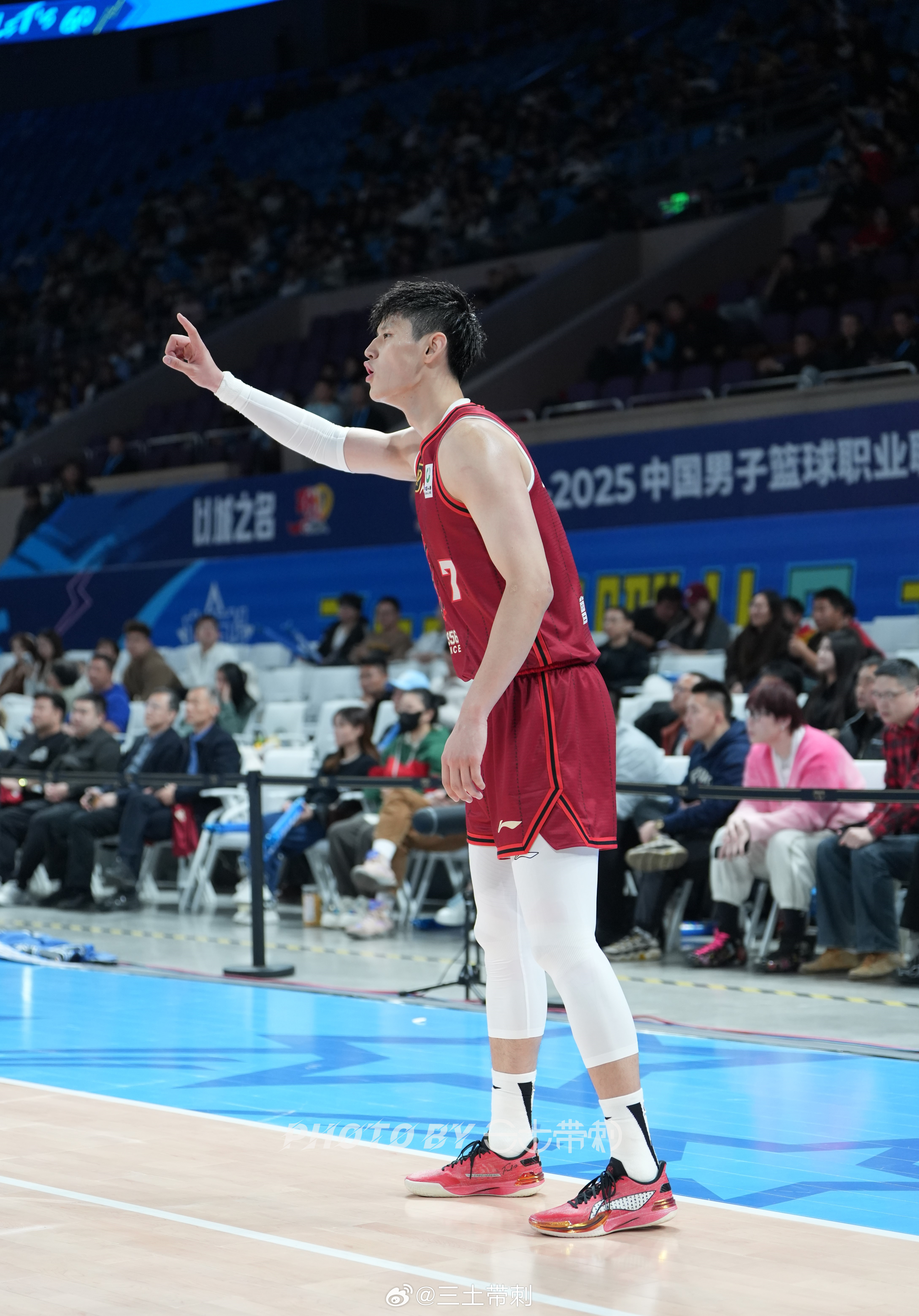 三连败后球队轻松再战，诠释逆风翻盘精神