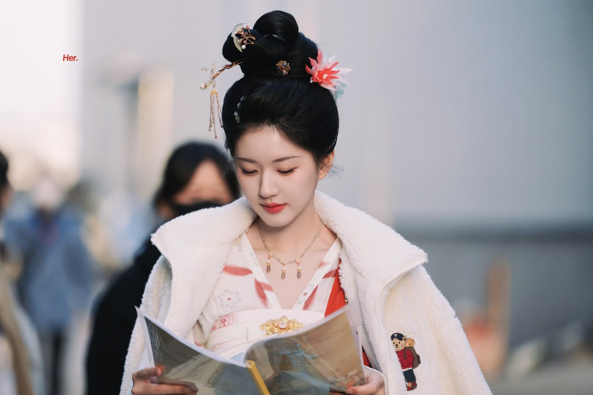 赵露思新剧《珠帘玉幕》拍摄中,大女主苏幕遮/端午剧组路透美照来啦