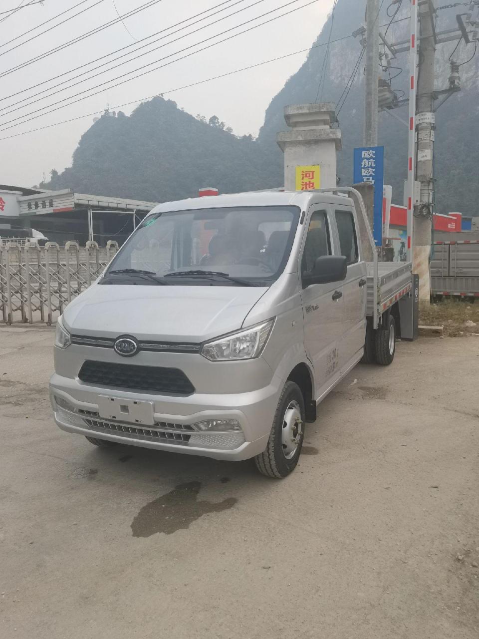 凯马锐捷v16 汽油 双后轮双排2米7.