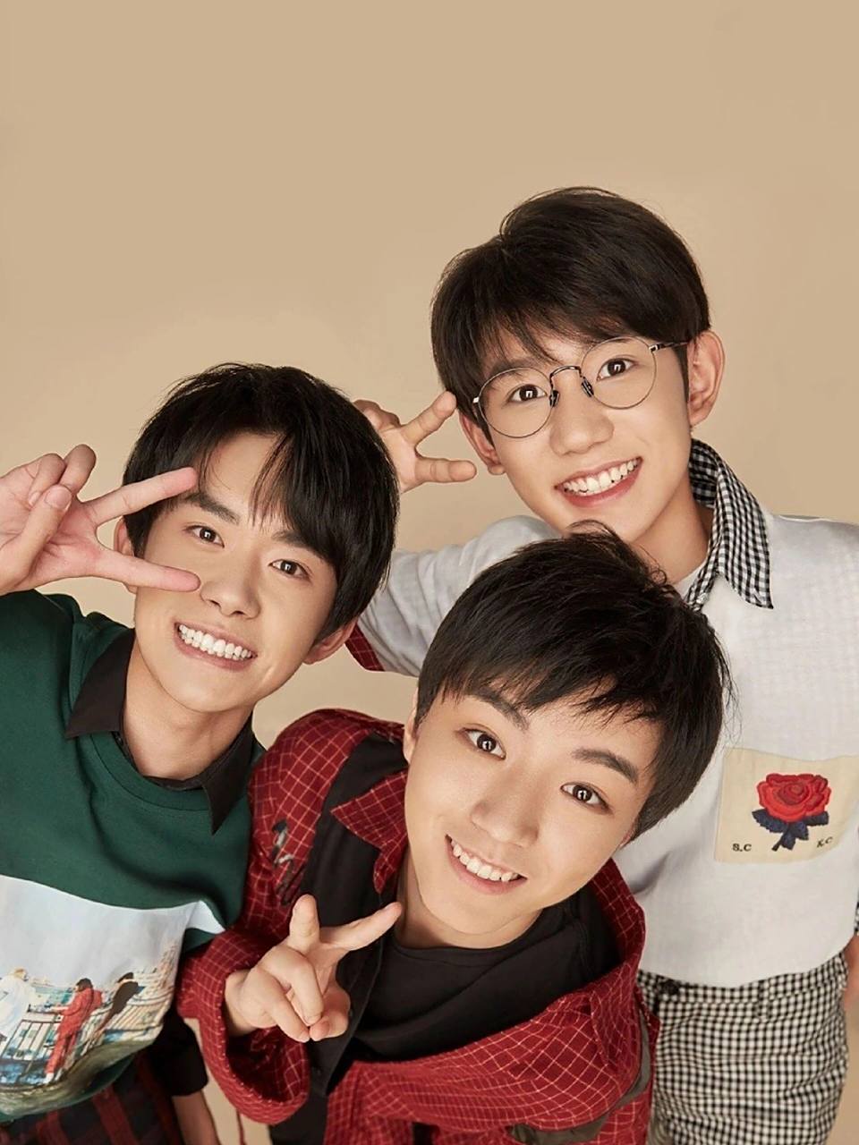 tfboys三人关系现状如何96 三个人目前私底下朋友都不多,处在一个很