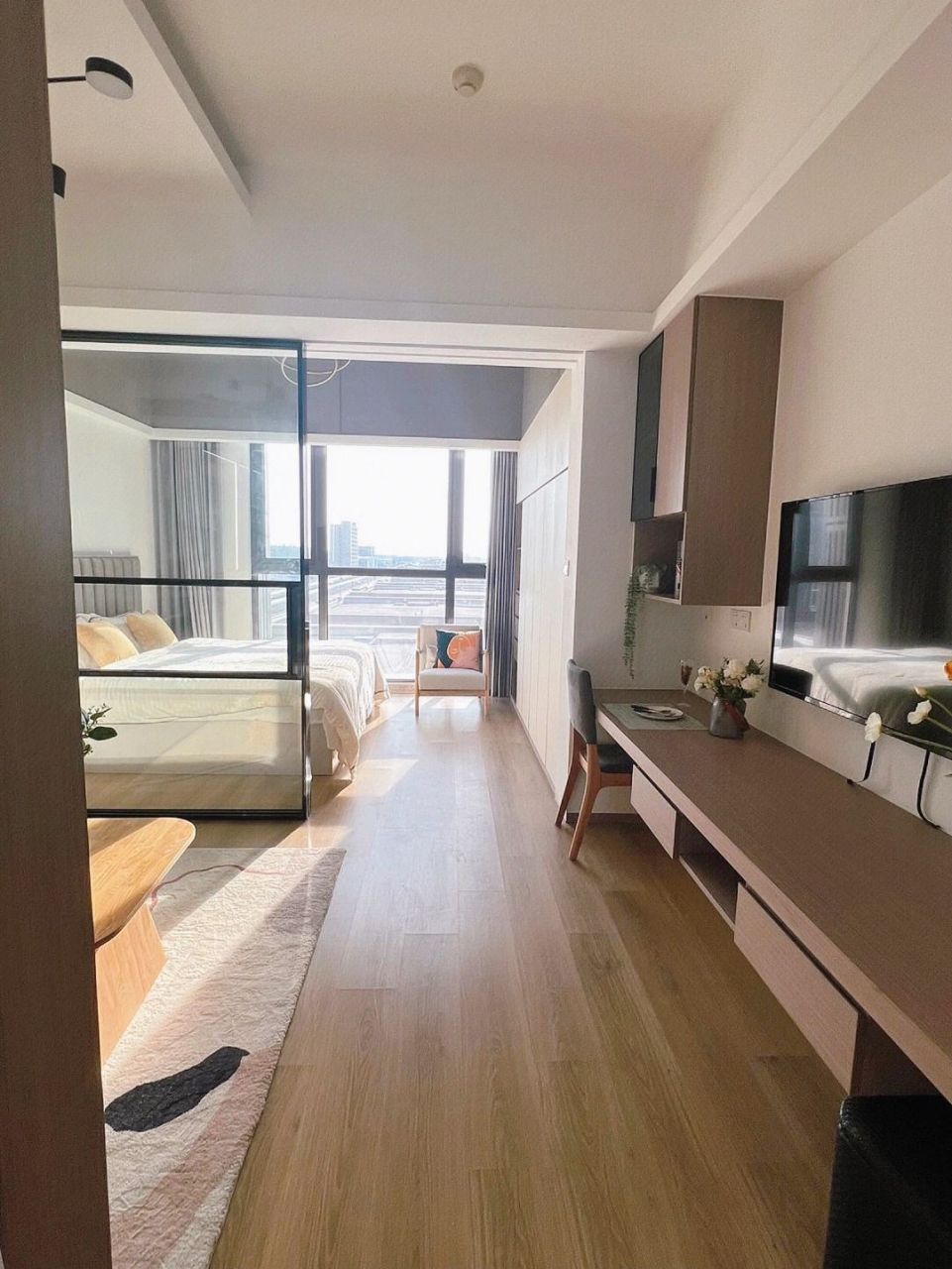 40平单身公寓现房!装这样好看吗?幸福感爆 麻雀虽小五脏俱全啊!