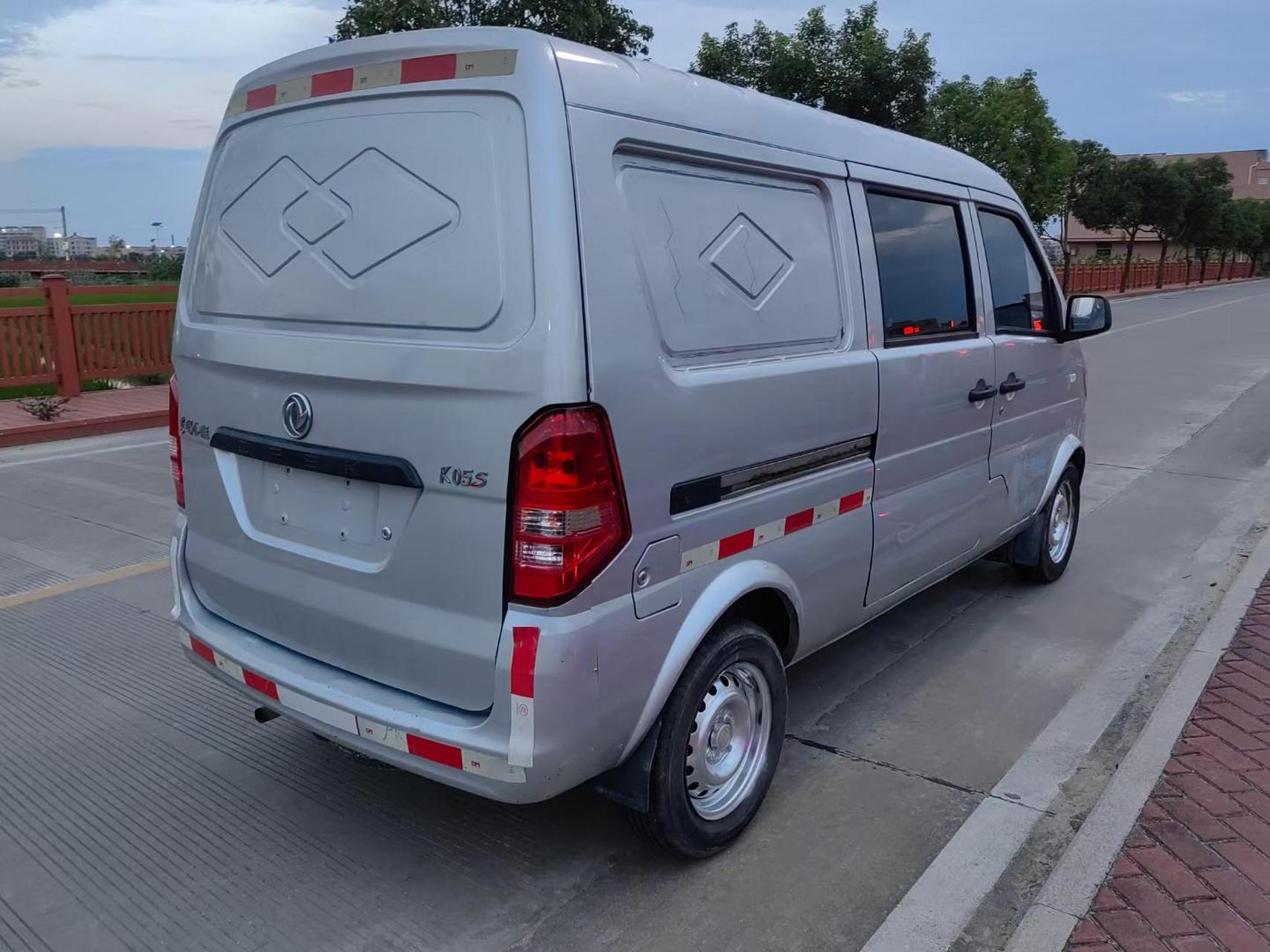 东风小康k05 1.2l 5座货运版 2019年上牌 带空调 方向助力 车况雅