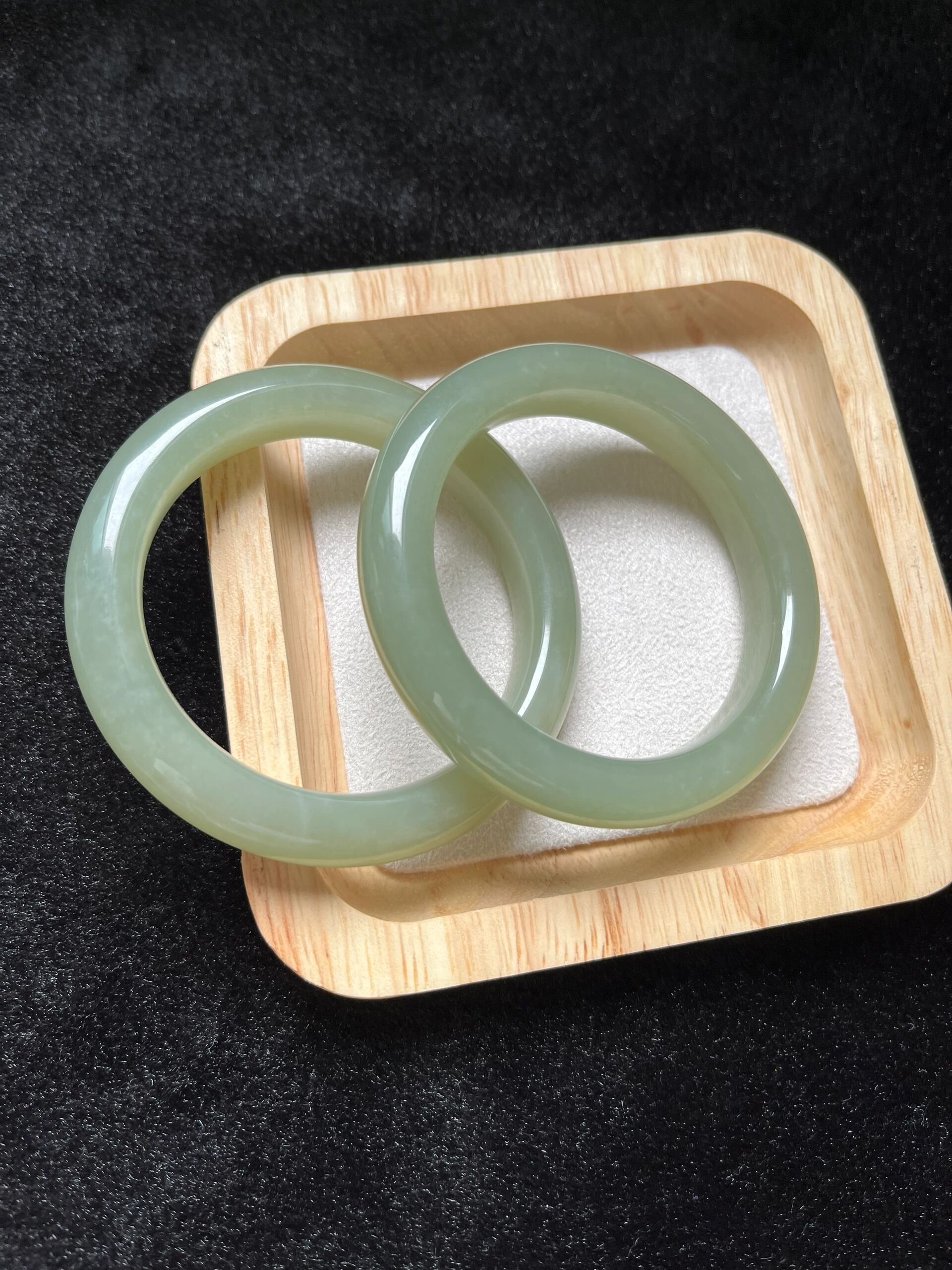 和田玉青海料浅湖水绿手镯 圈口58 6