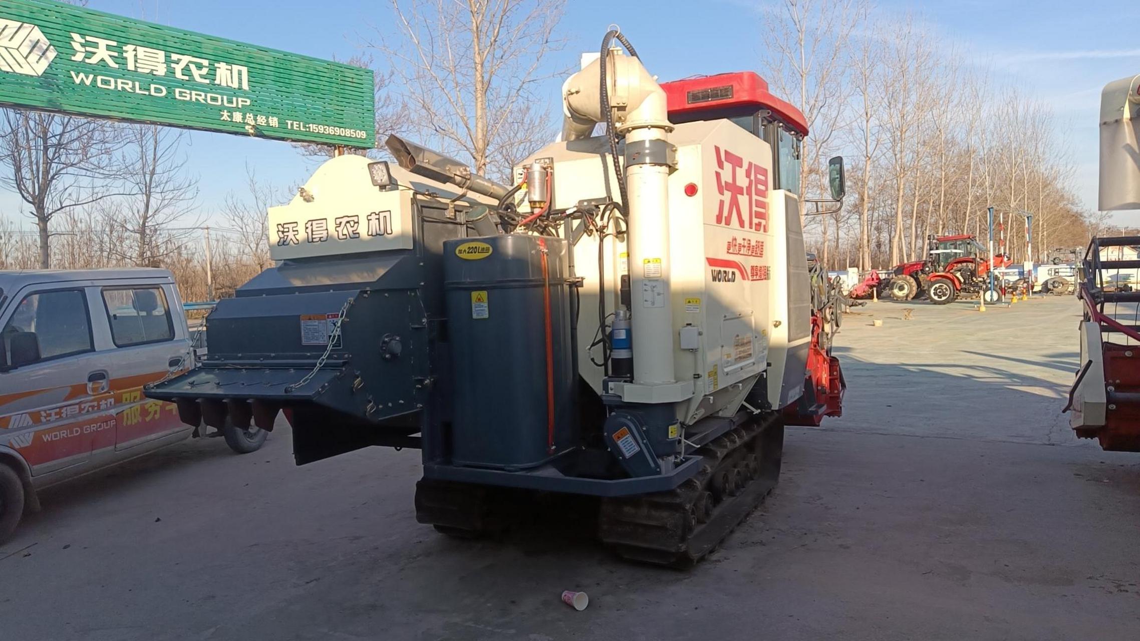 沃得履带小麦收割机到货