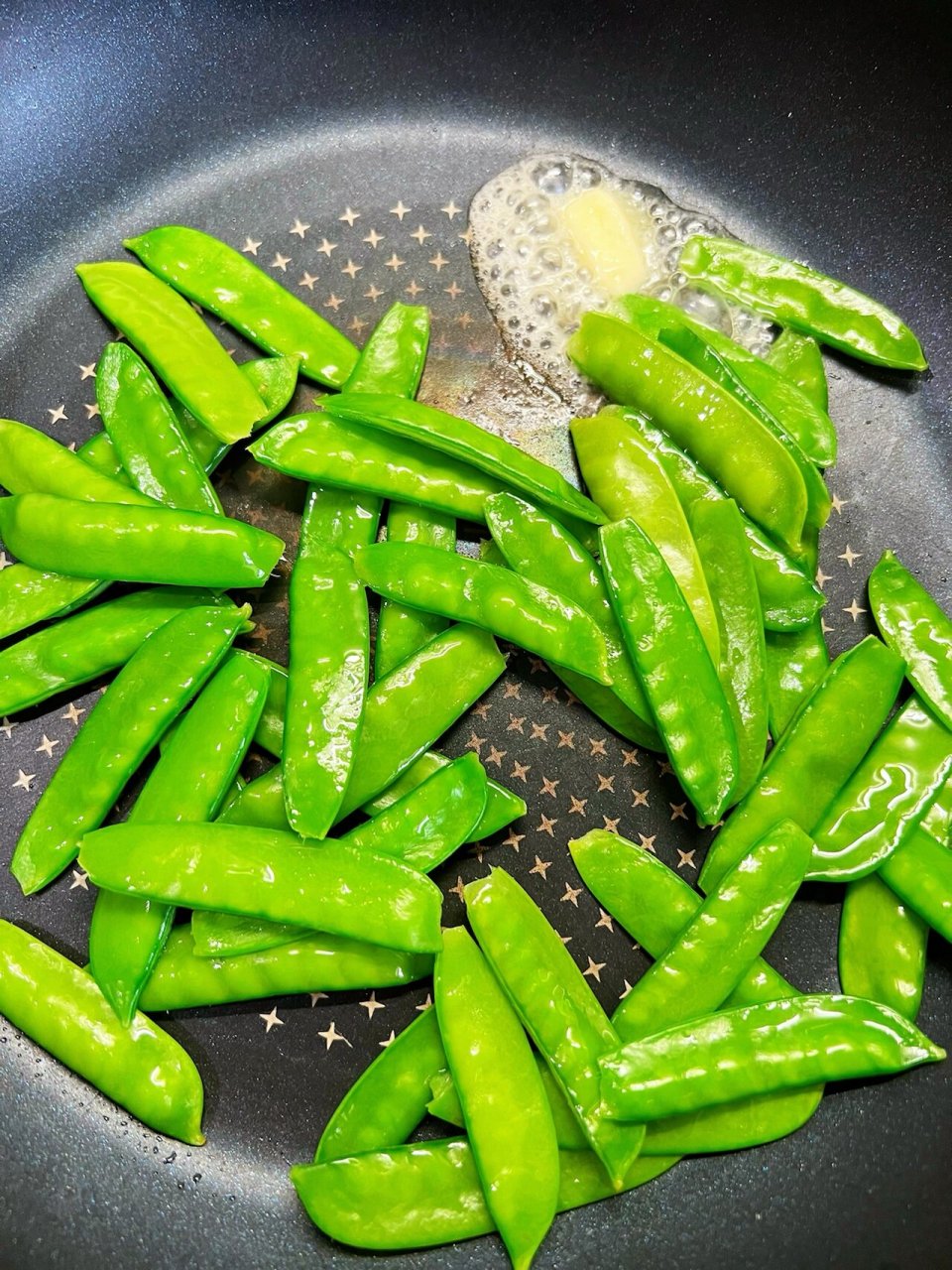 香脆口感的黄油荷兰豆,简单得不能再简单啦 蔬菜脆