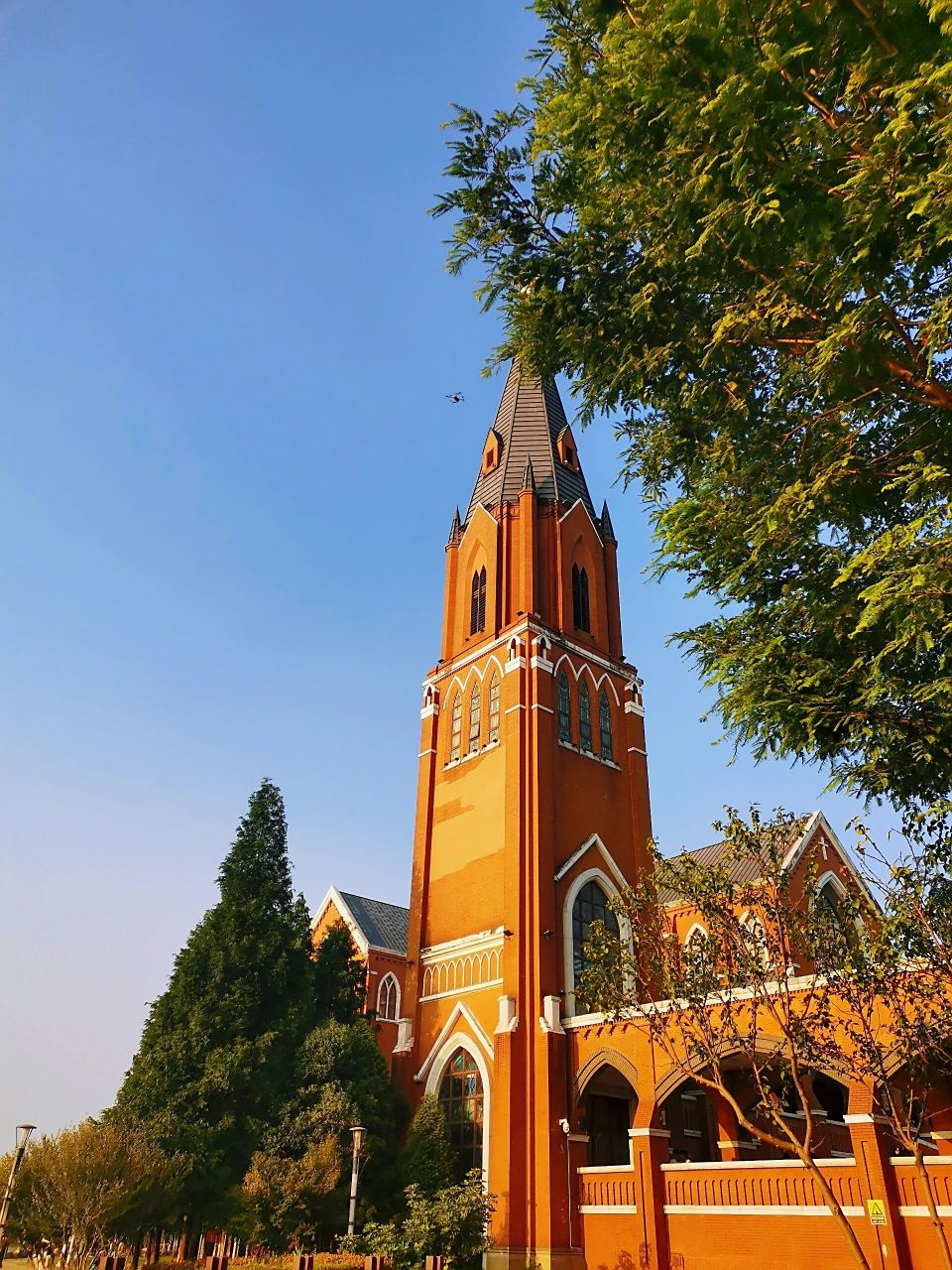 苏州独墅湖基督教堂|白鹭园 苏州独墅湖基督教堂整栋建筑为哥特式风格