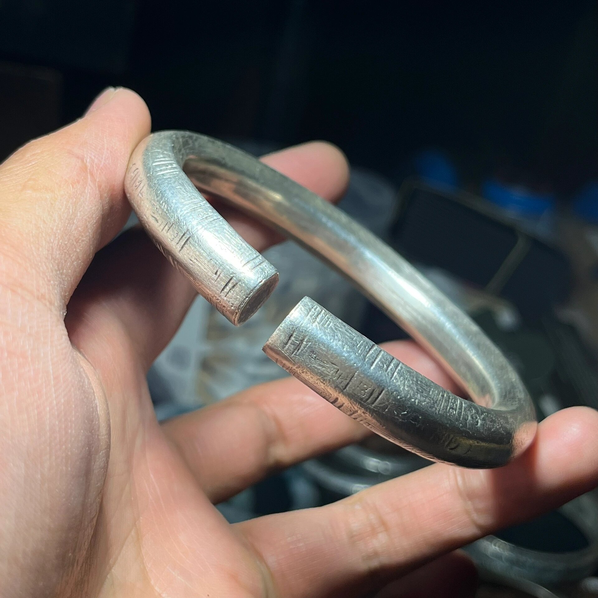 明代空心银镯 明代六棱空心镯 虽是空心但是是厚皮 克重不轻 工艺明显