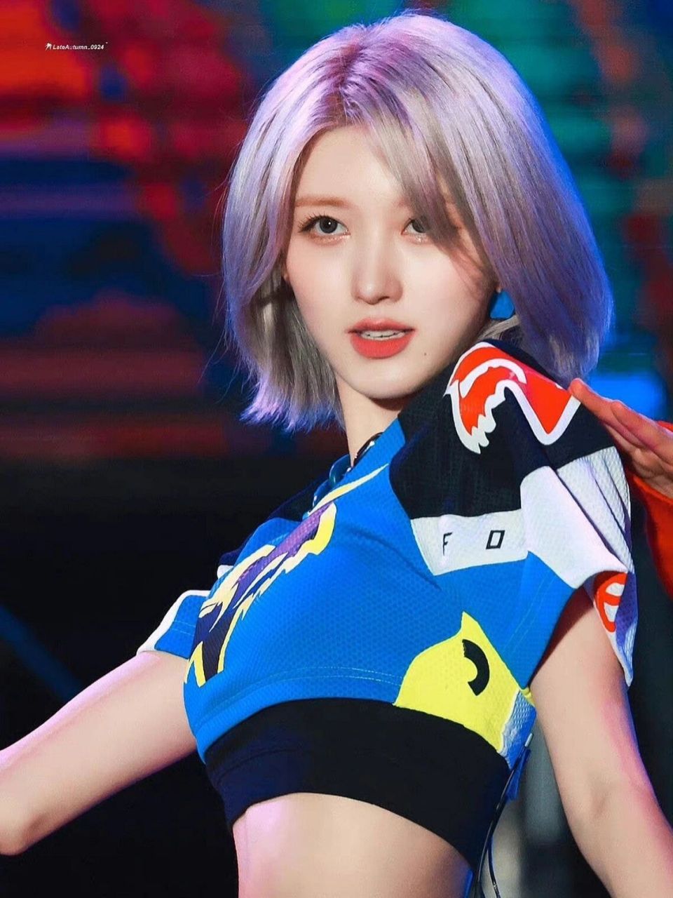 这姐短发真的绝绝子! #美女# #短发# #ive# #金秋天