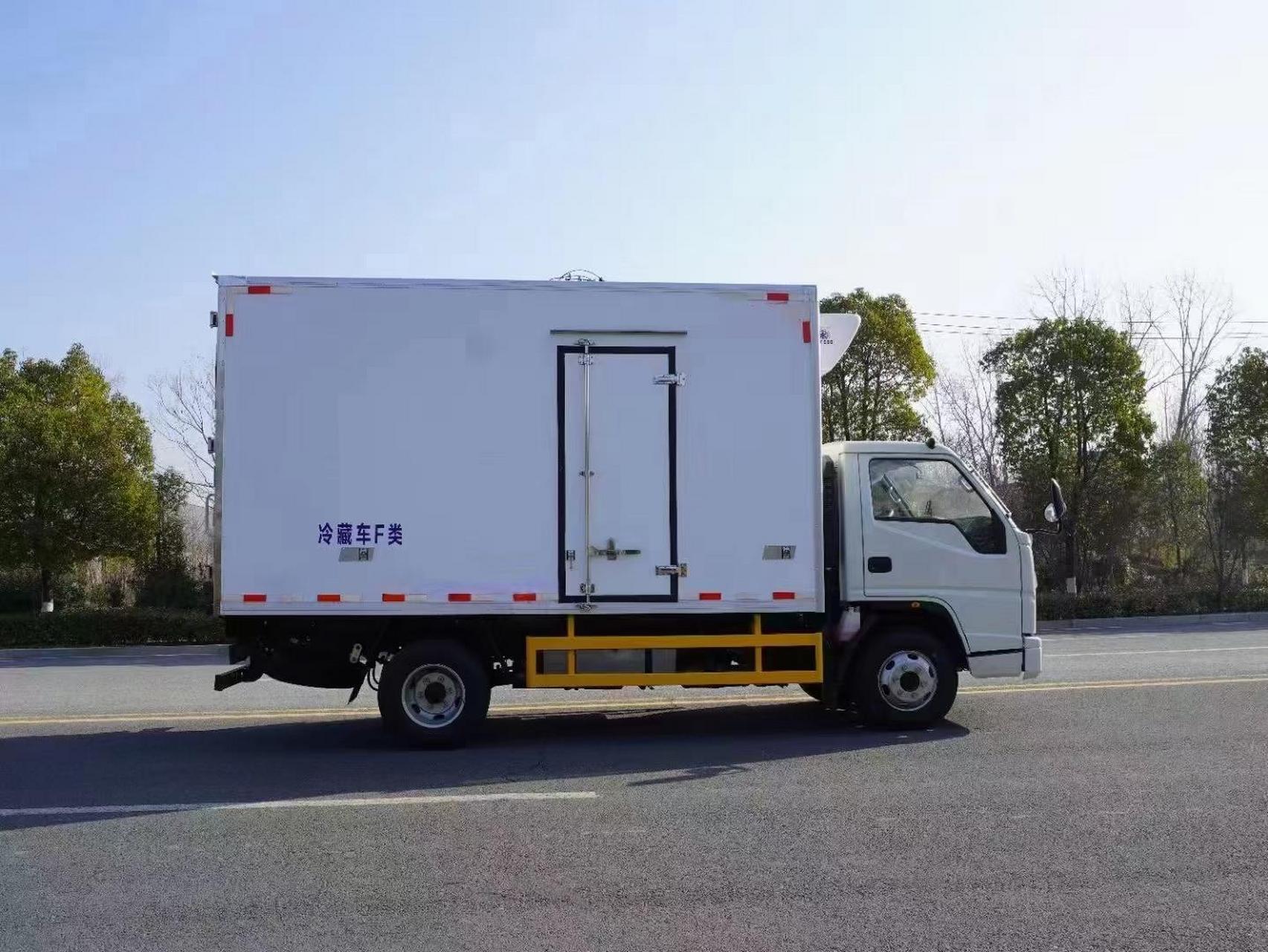 江铃顺达(国六) clw5043xlcj6 整车尺寸:5995*1950*2900 厢体尺寸