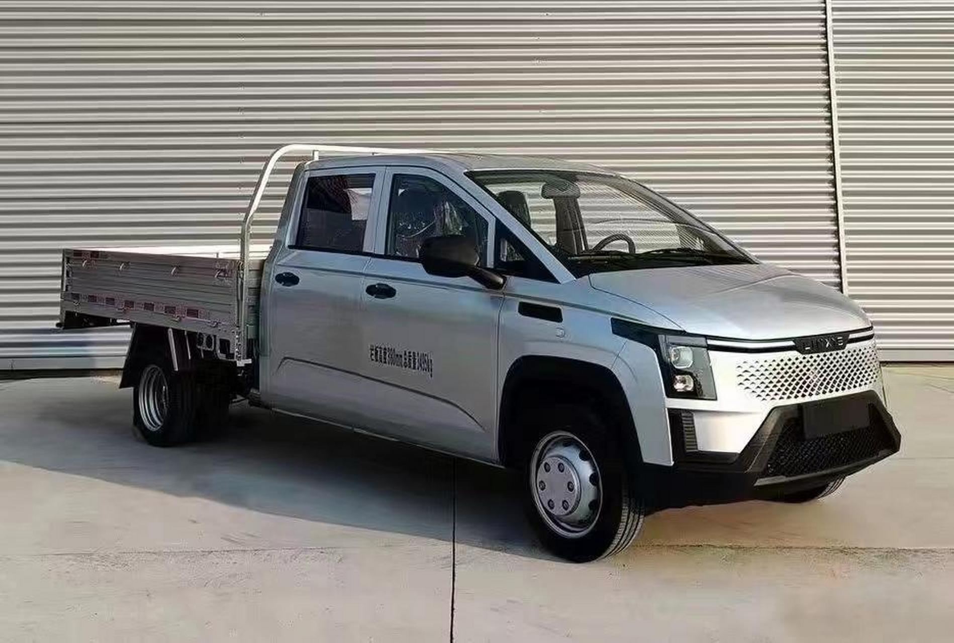 五菱菱势油电混动黄金卡双排 163匹大马力,320n.m大扭矩 货厢:2.