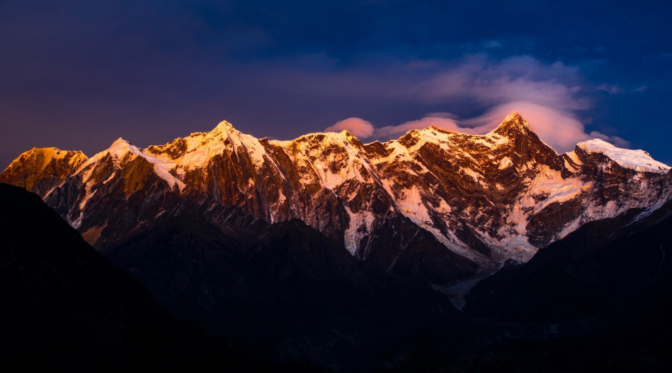 南迦巴瓦峰|国家地理评为"中国最美雪山" 南迦巴瓦峰是林芝地区最高的