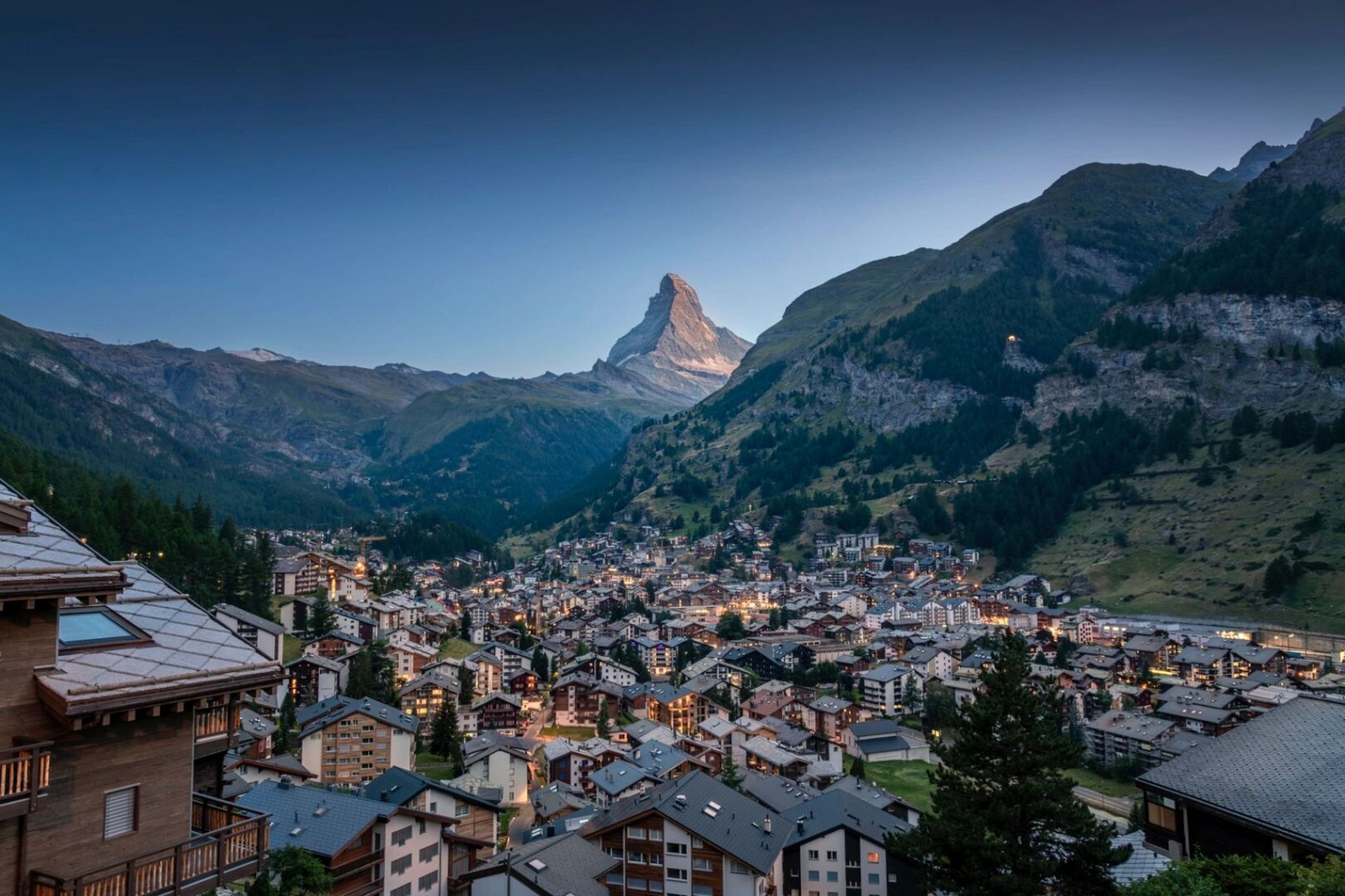 瑞士小镇采尔马特能满足你对童话的所有向往 采尔马特,是瑞士冰河快车