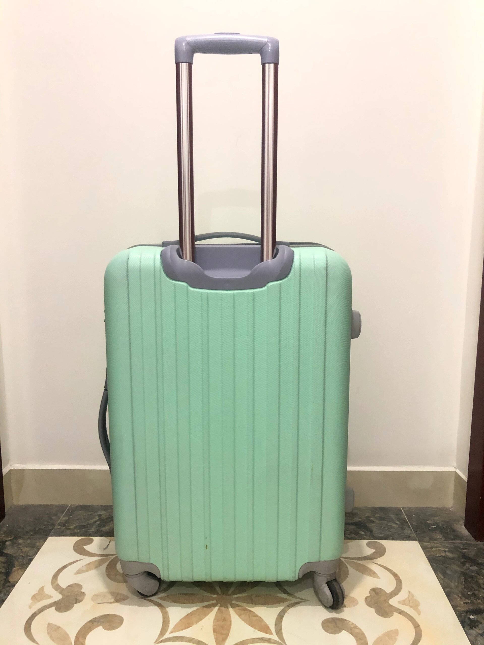 22寸马卡龙浅绿色行李箱,旅行必备