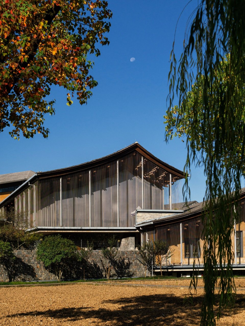 96建筑设计:王澍 96临安博物馆位于杭州市临安区锦城街道天目路