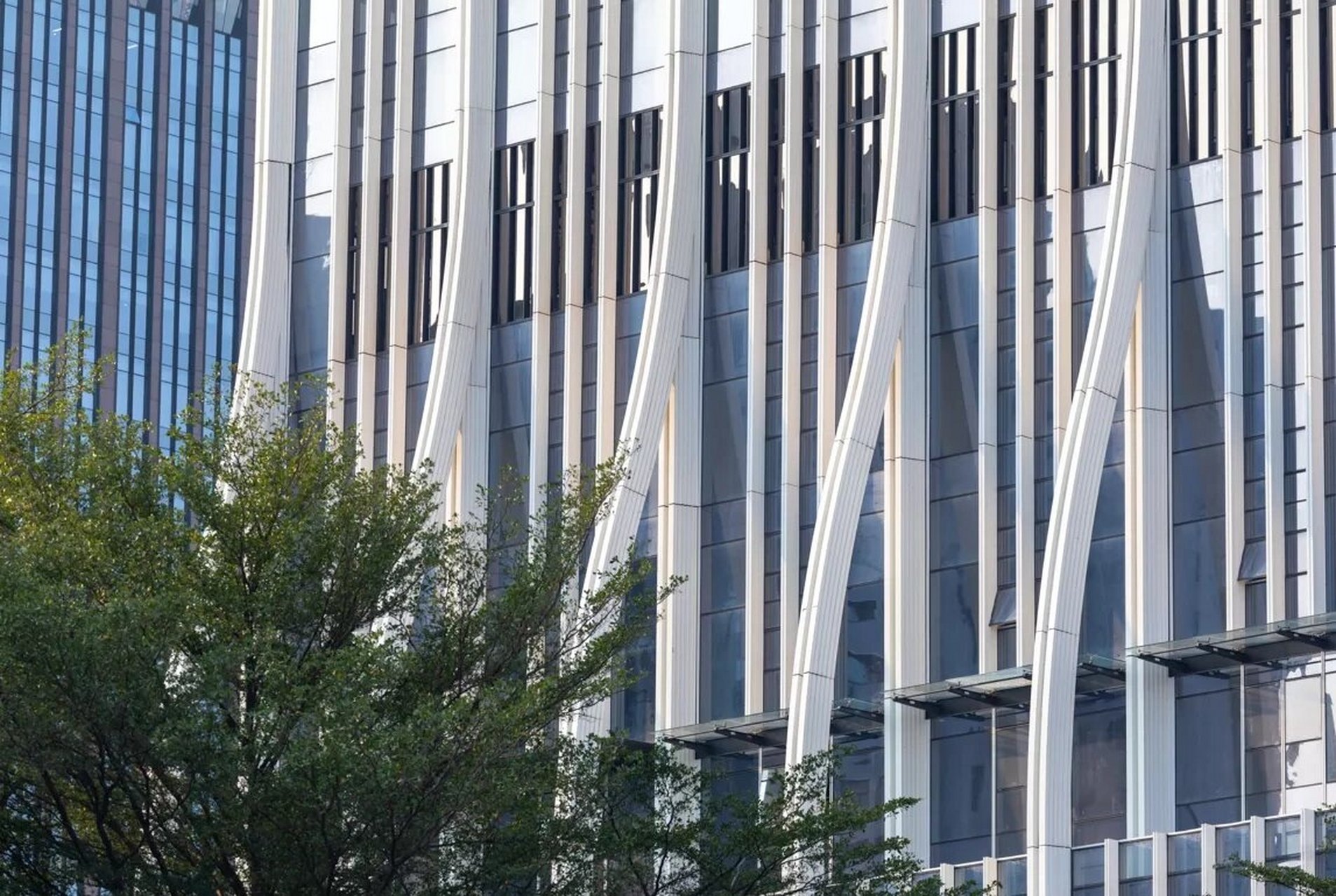 深圳·帝豪金融大厦 1991年,改革开放的深圳,位于笋岗路与宝安北路的