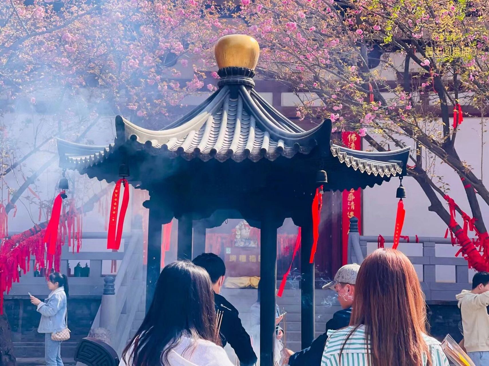 青龙寺樱花节有打磨佛珠的活动诶~    善生阁佛珠在