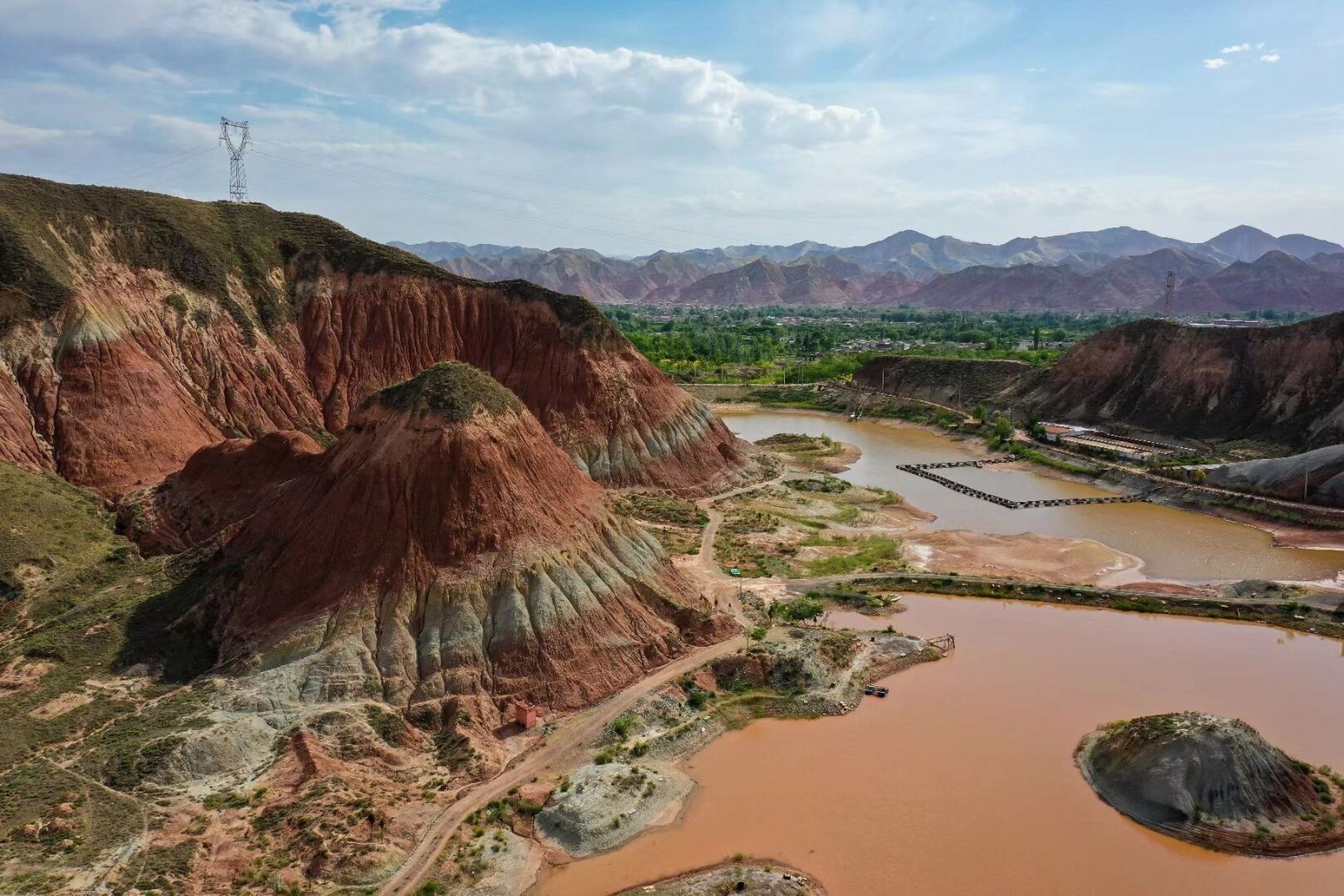 苦水丹霞攻略 永登县苦水镇丹霞地貌,导航苦水镇自驾游营地,按着导航