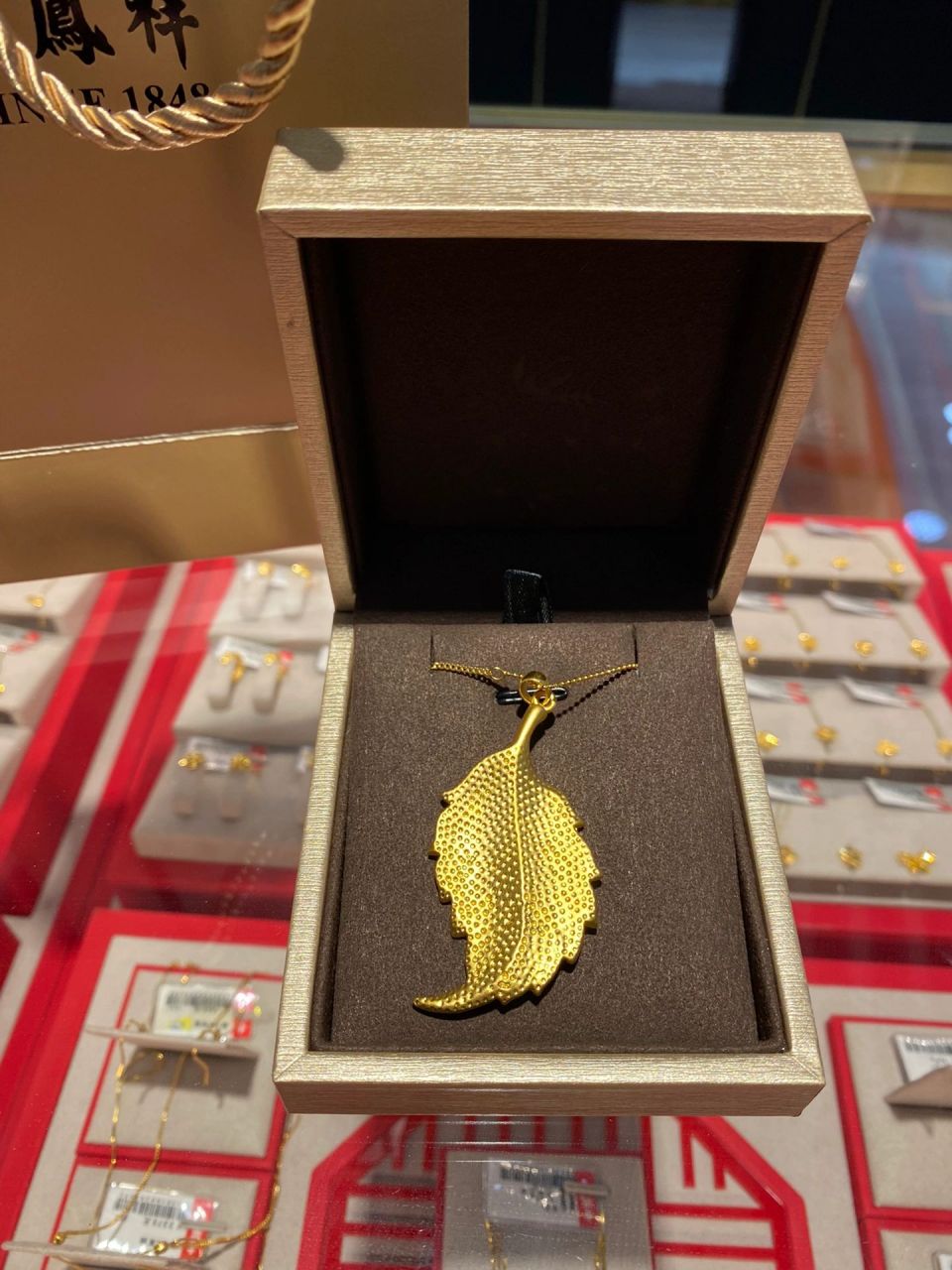 老凤祥金叶子95吊坠 金枝玉叶 家大业大