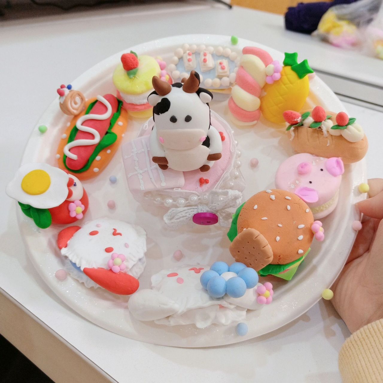 粘土美食纸盘食物甜点手工粘土幼儿园手工 做时记得加水和乳胶否则天
