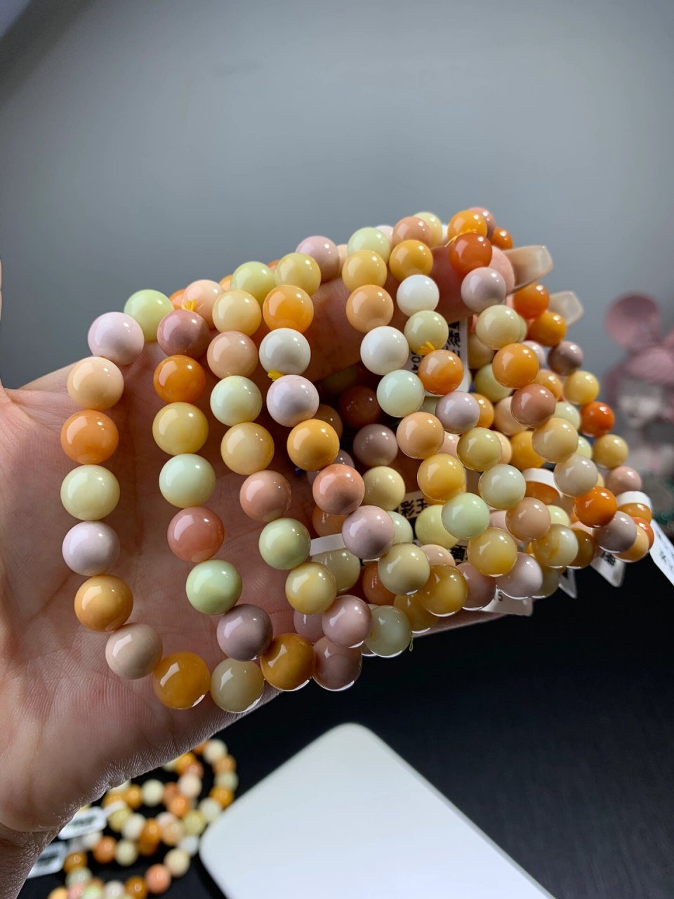 全名缅甸黄玉类 【产地】产自缅甸瓦城-曼德勒山区～ 【成分】石英质