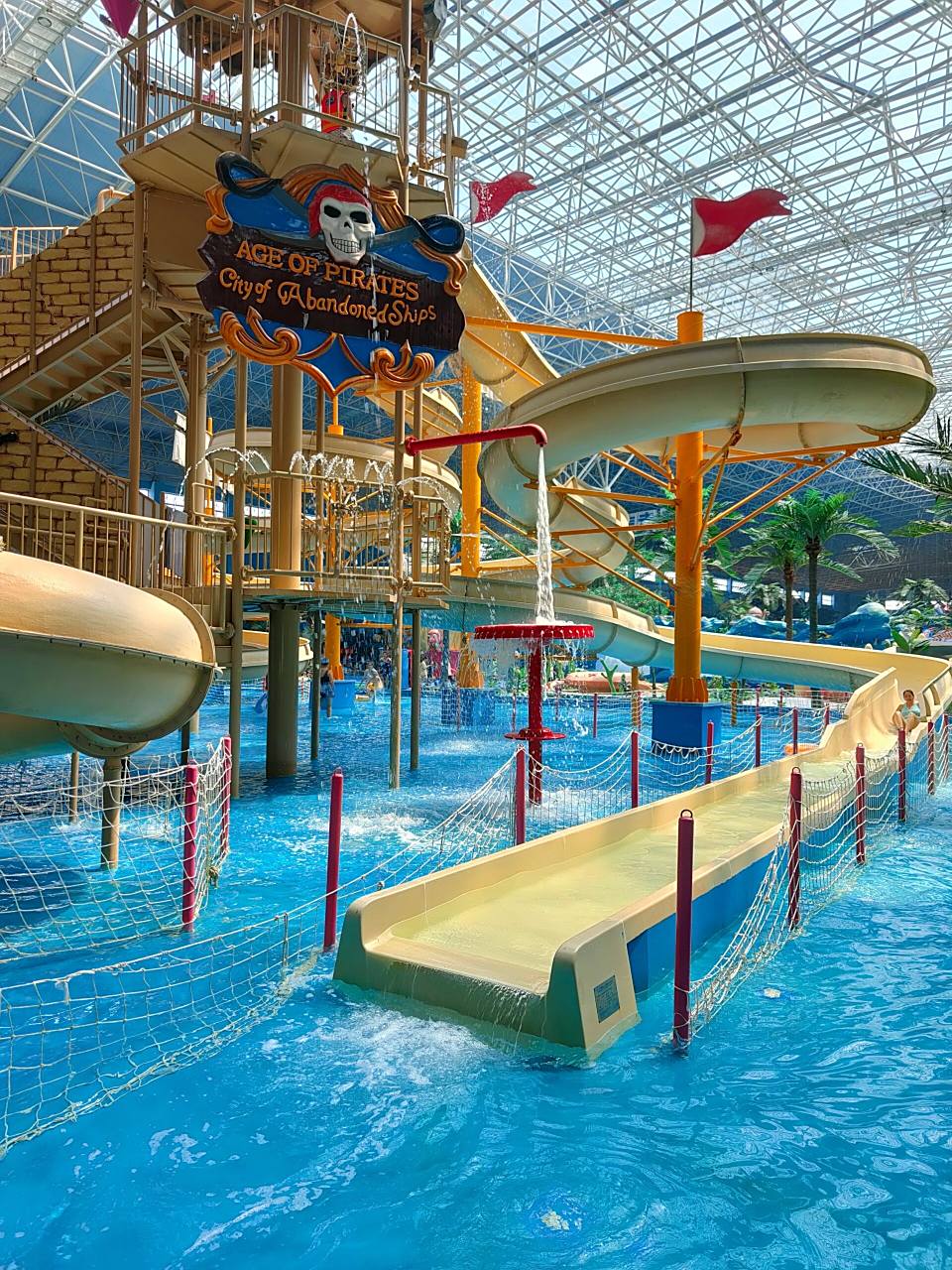 长春|海之恋水上乐园 冲浪(水有点凉) 超刺激的成人滑梯 旋转儿童滑梯