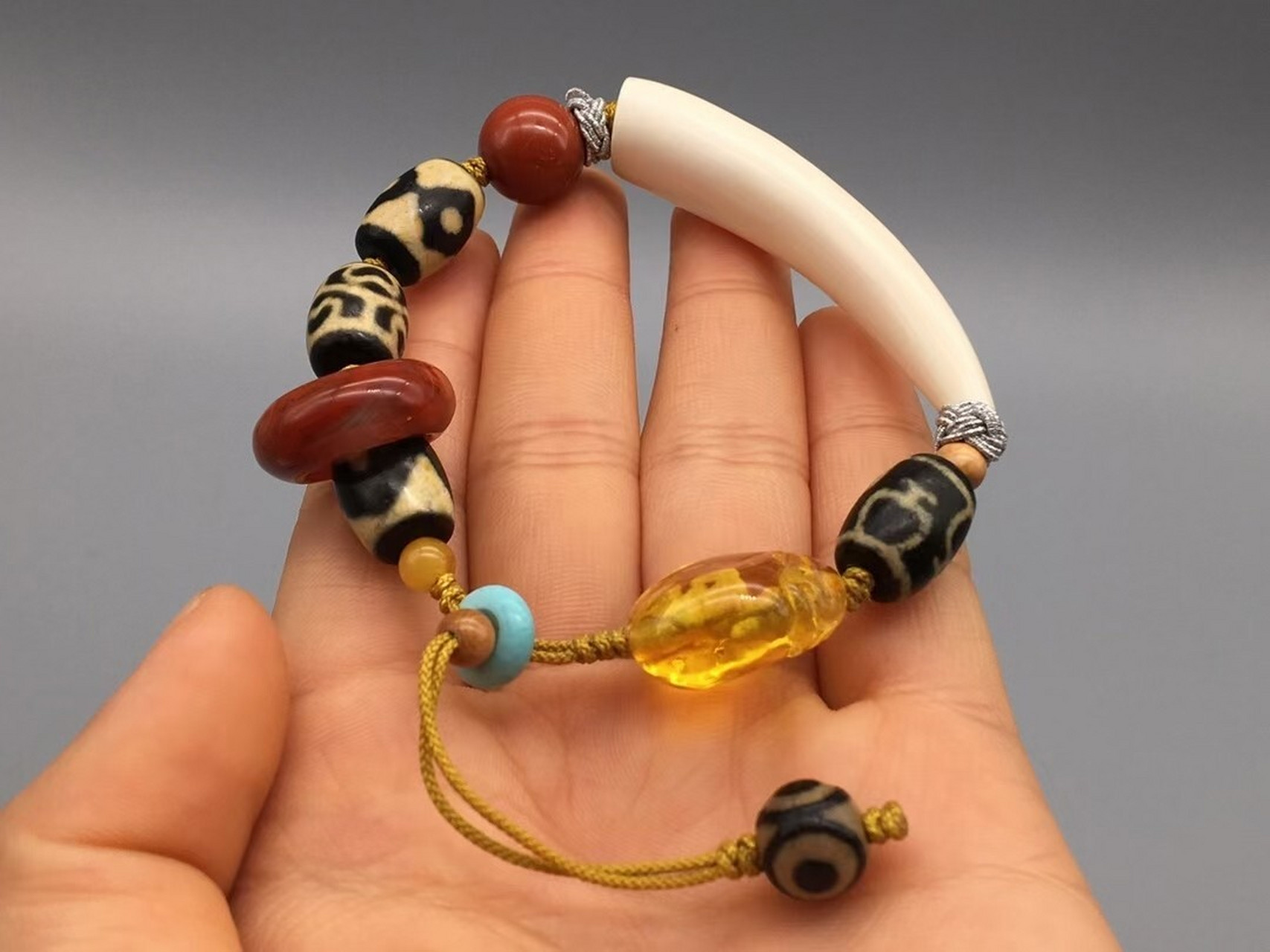 《多宝牙尖手串》猛犸象牙手串 精选猛犸优质冰料,牙纹清晰,料质油润