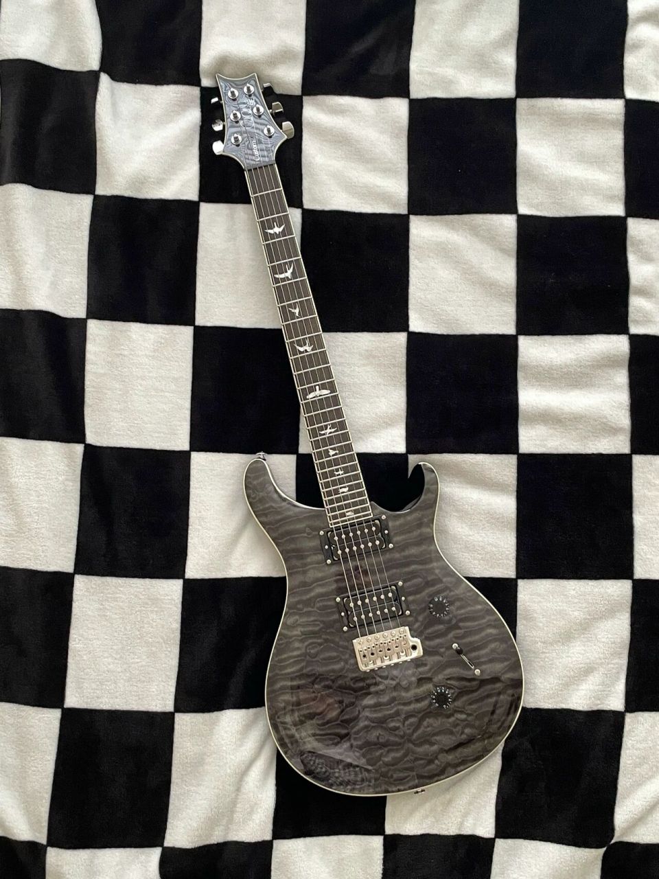 人生第二把电吉他prs se custom 24 之前的一把入门琴是tagima635