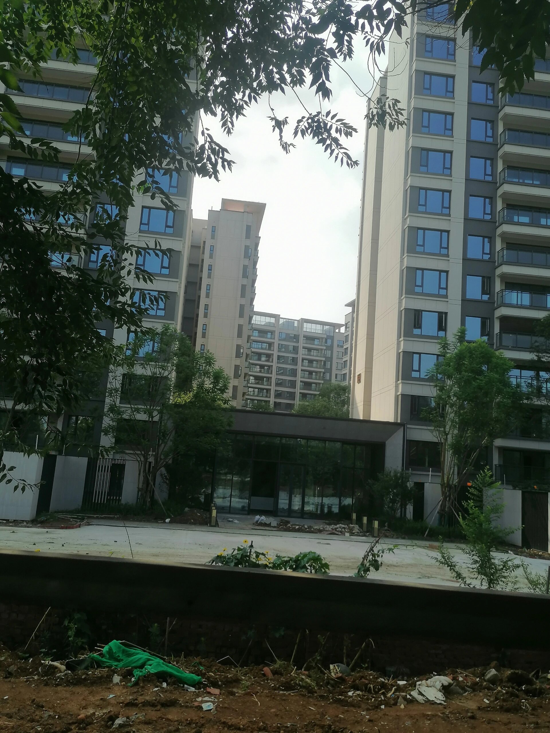 成都奥园锦官芳华 原计划6月交房 现在8月了都还没有交