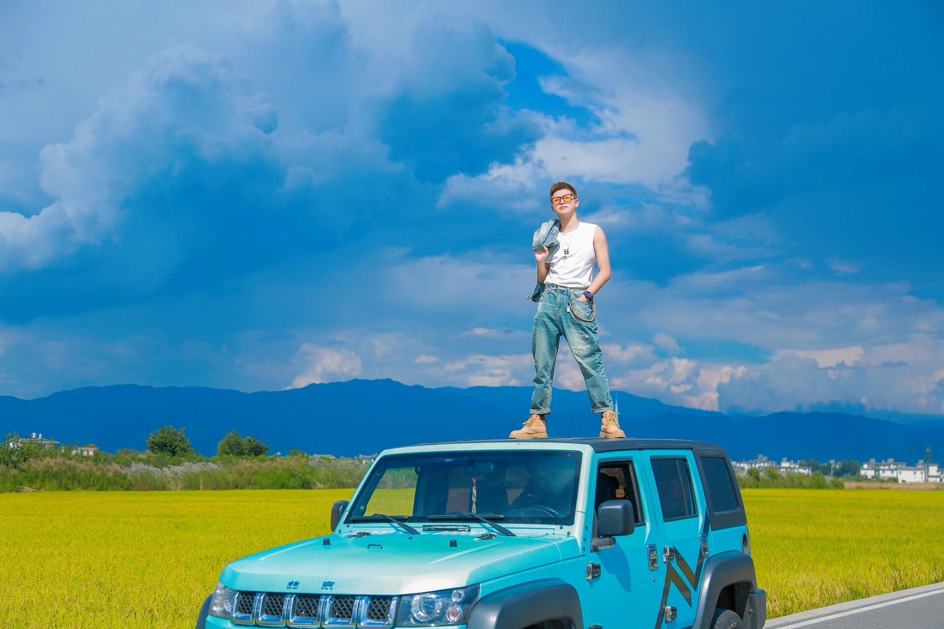 大理最酷92环洱海6015吉普车旅拍 情侣版 最近喜洲的稻谷都要收