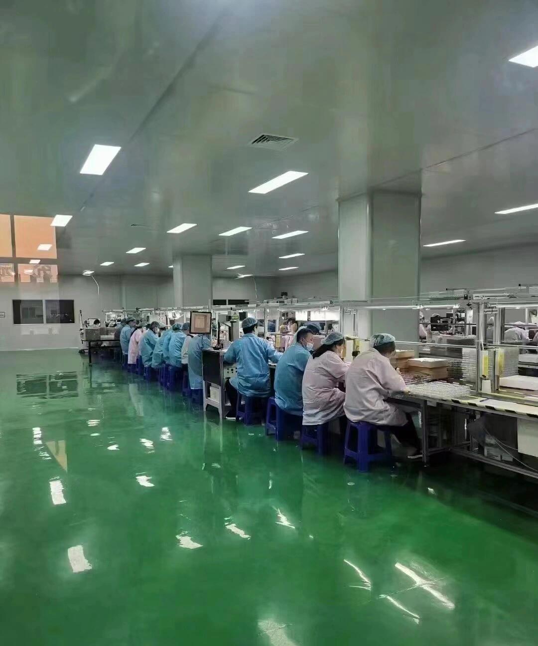 潍坊大学生勇闯歌尔流水线