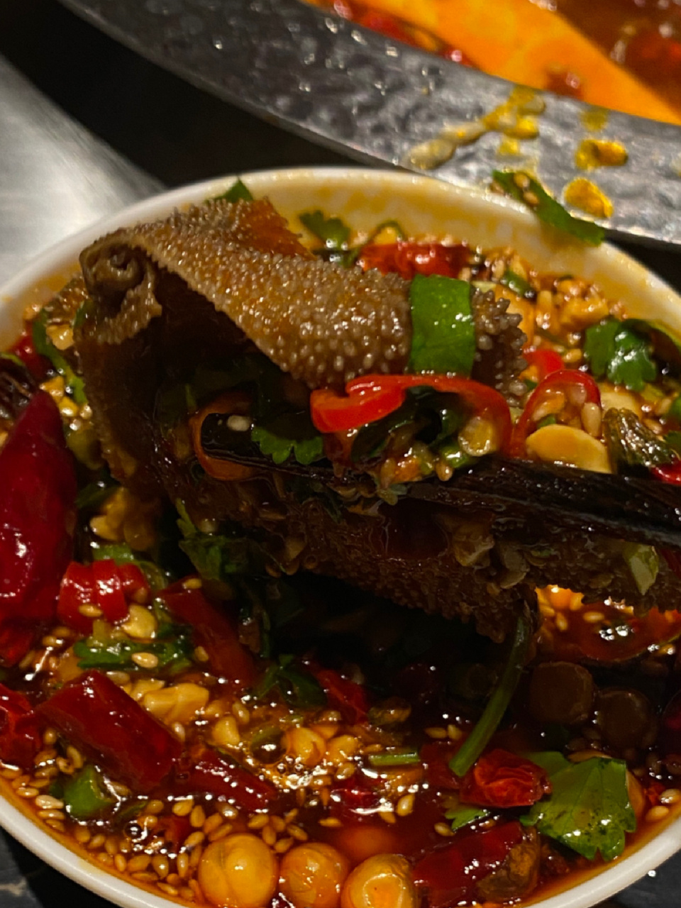 奎屯美食 | 火锅店分享 08地址:美团直接导航 02菜品推荐:鸭血(嫩