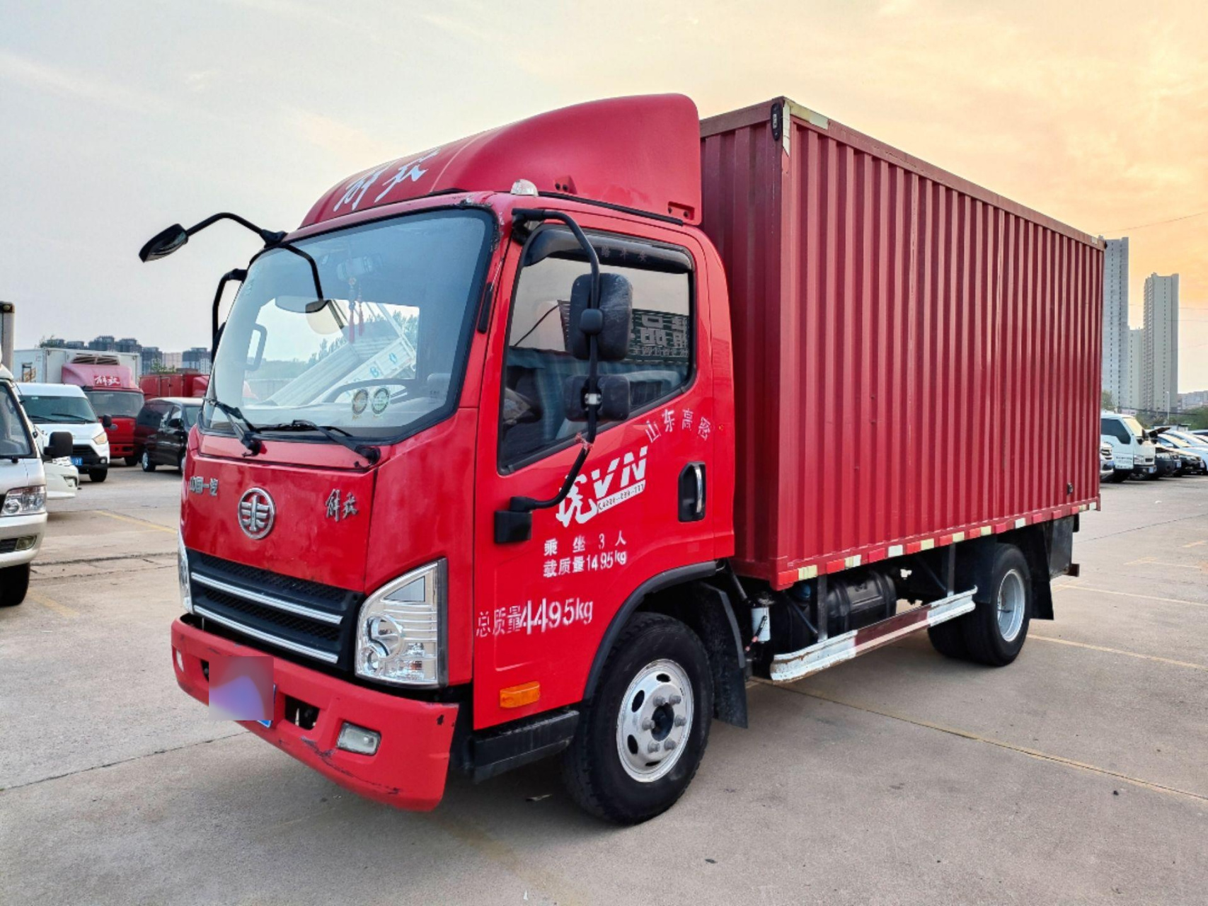 19年的一汽解放虎vn,个人一手车,国五潍柴110马力发动机,气刹,助力