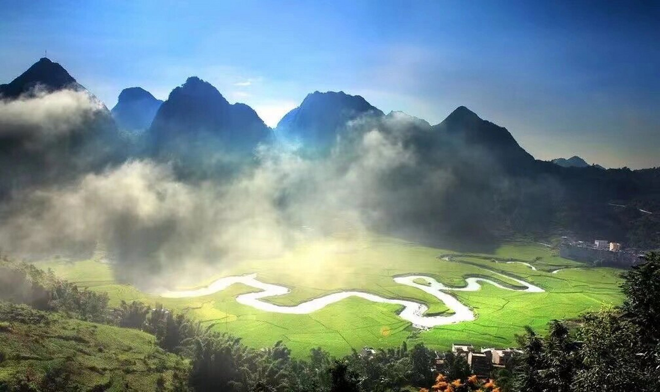 我们的故事从这里开始 巴马臻品和泉源自世界长寿乡——广西巴马黄金